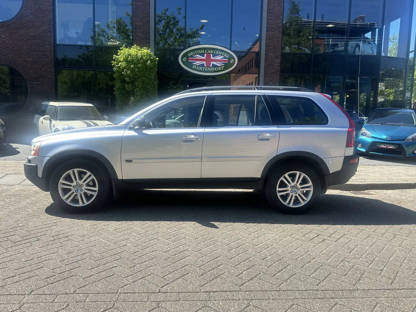 Volvo XC90 4.4 V8 Momentum 7P Gris - 1