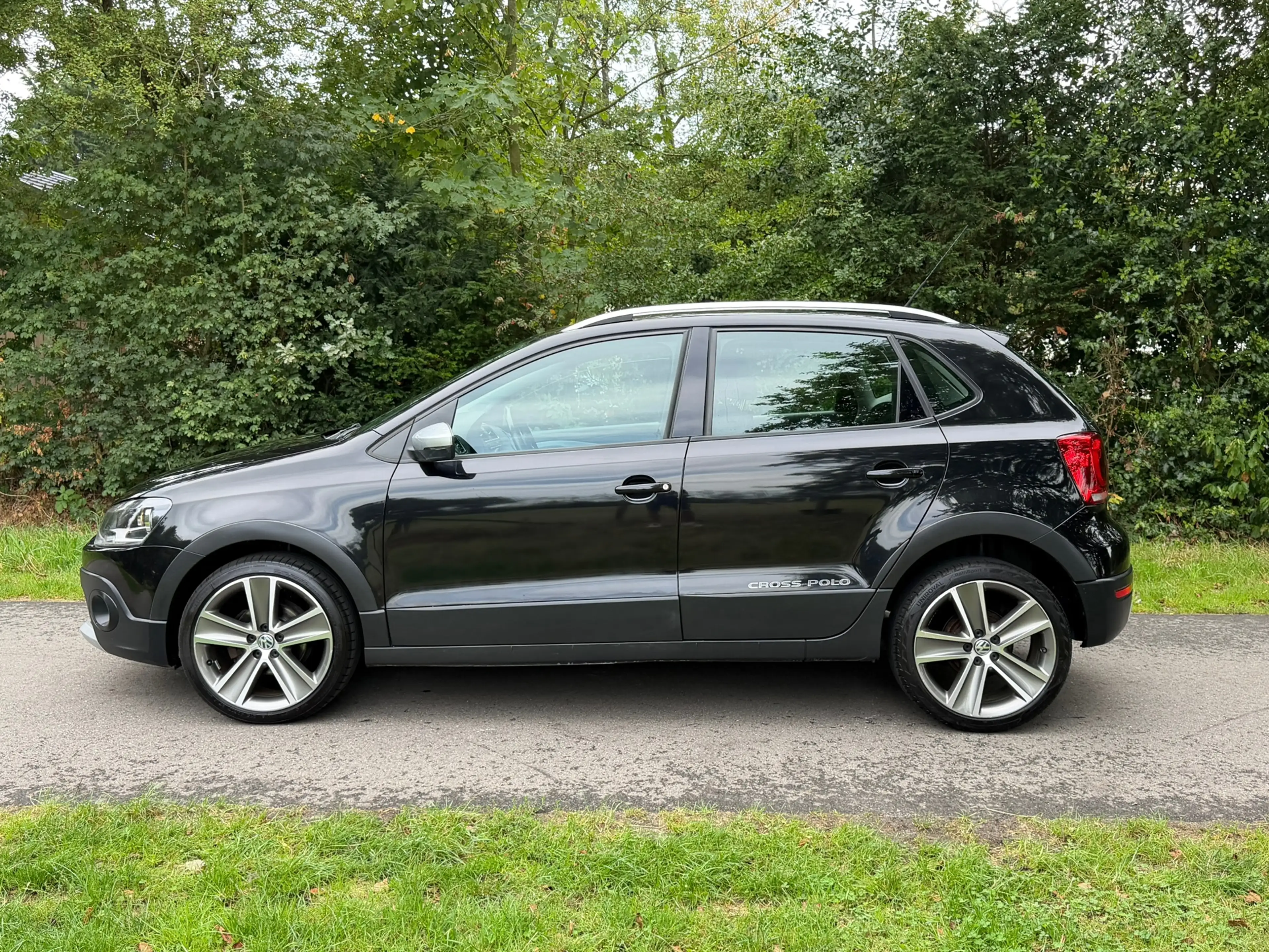 Volkswagen Polo Cross 1.4-16V | Groot scherm + Clima + 5-Drs Nu € 7.450, — photo 2