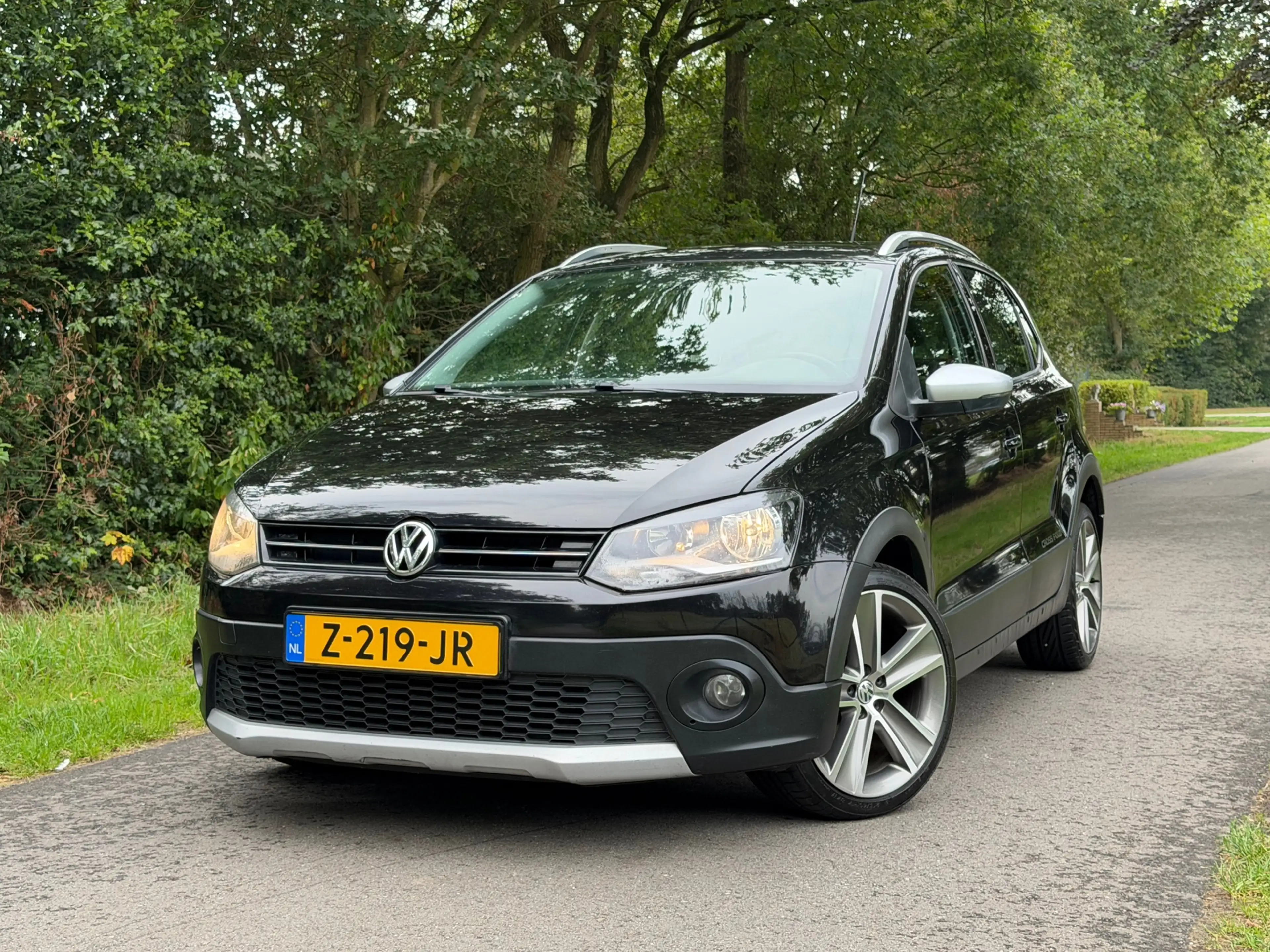 Volkswagen Polo Cross 1.4-16V | Groot scherm + Clima + 5-Drs Nu € 7.450,
