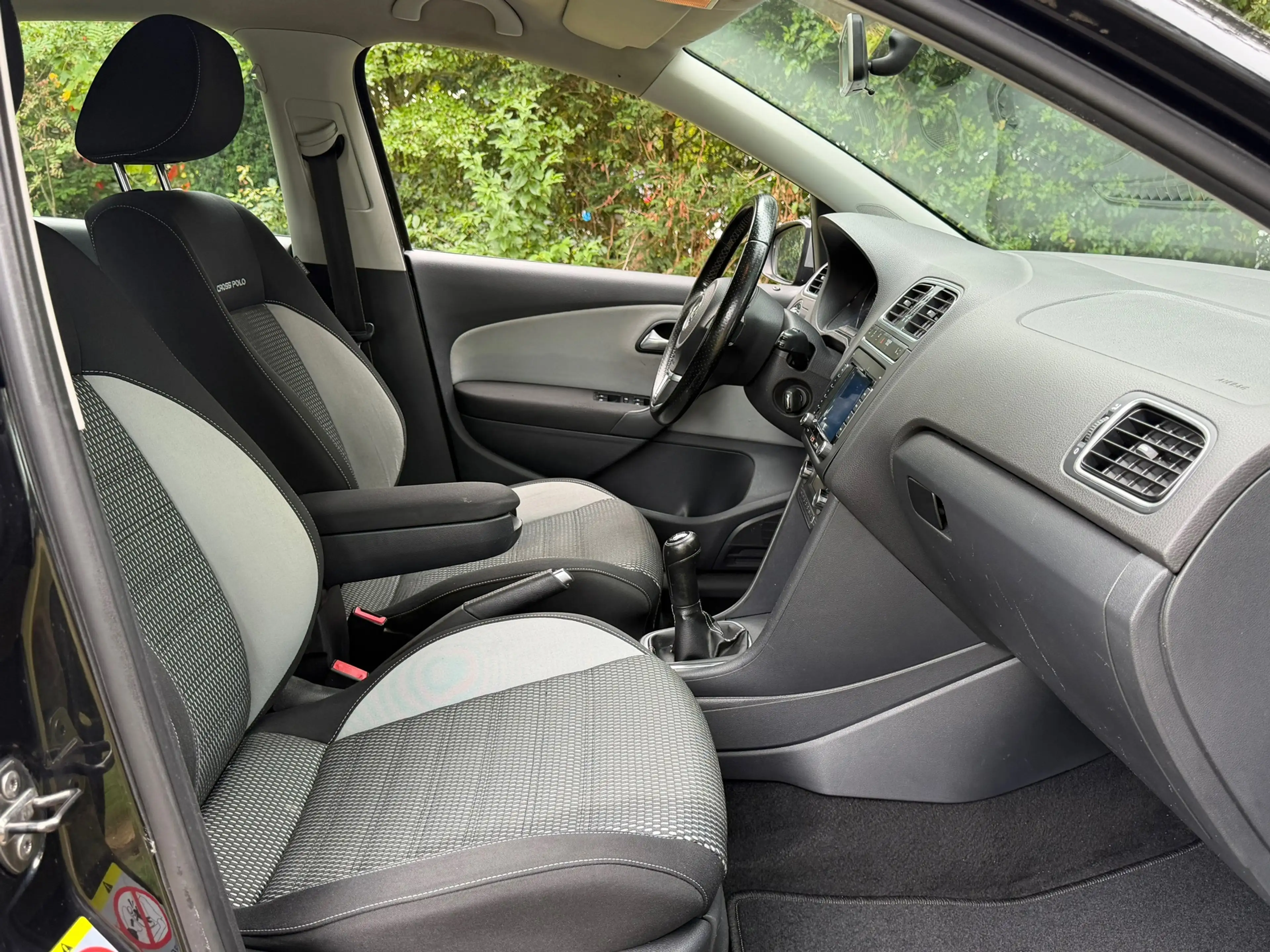 Volkswagen Polo Cross 1.4-16V | Groot scherm + Clima + 5-Drs Nu € 7.450, — photo 9