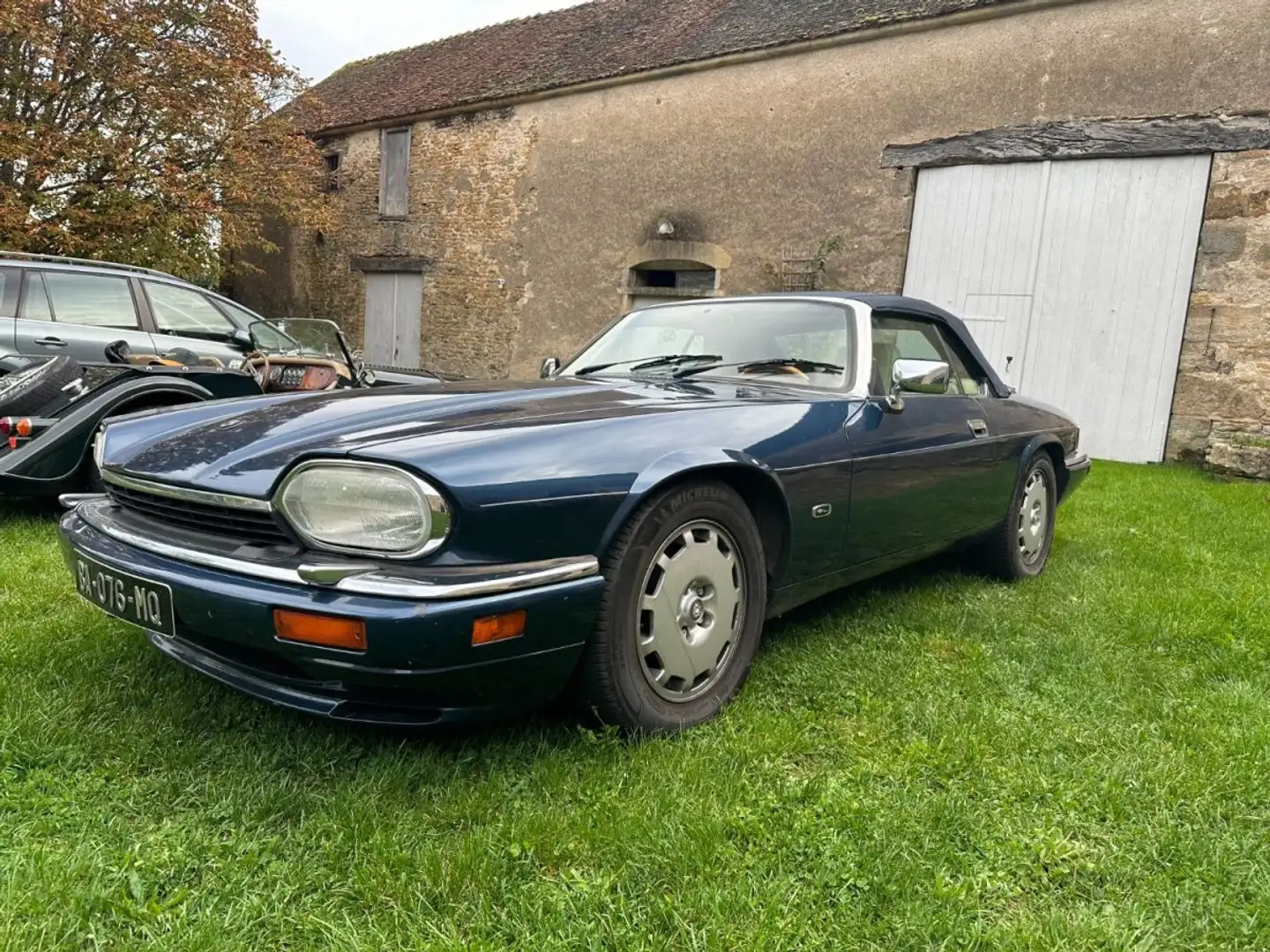 Jaguar XJ 4.0i - 24V L6 Bleu - 1