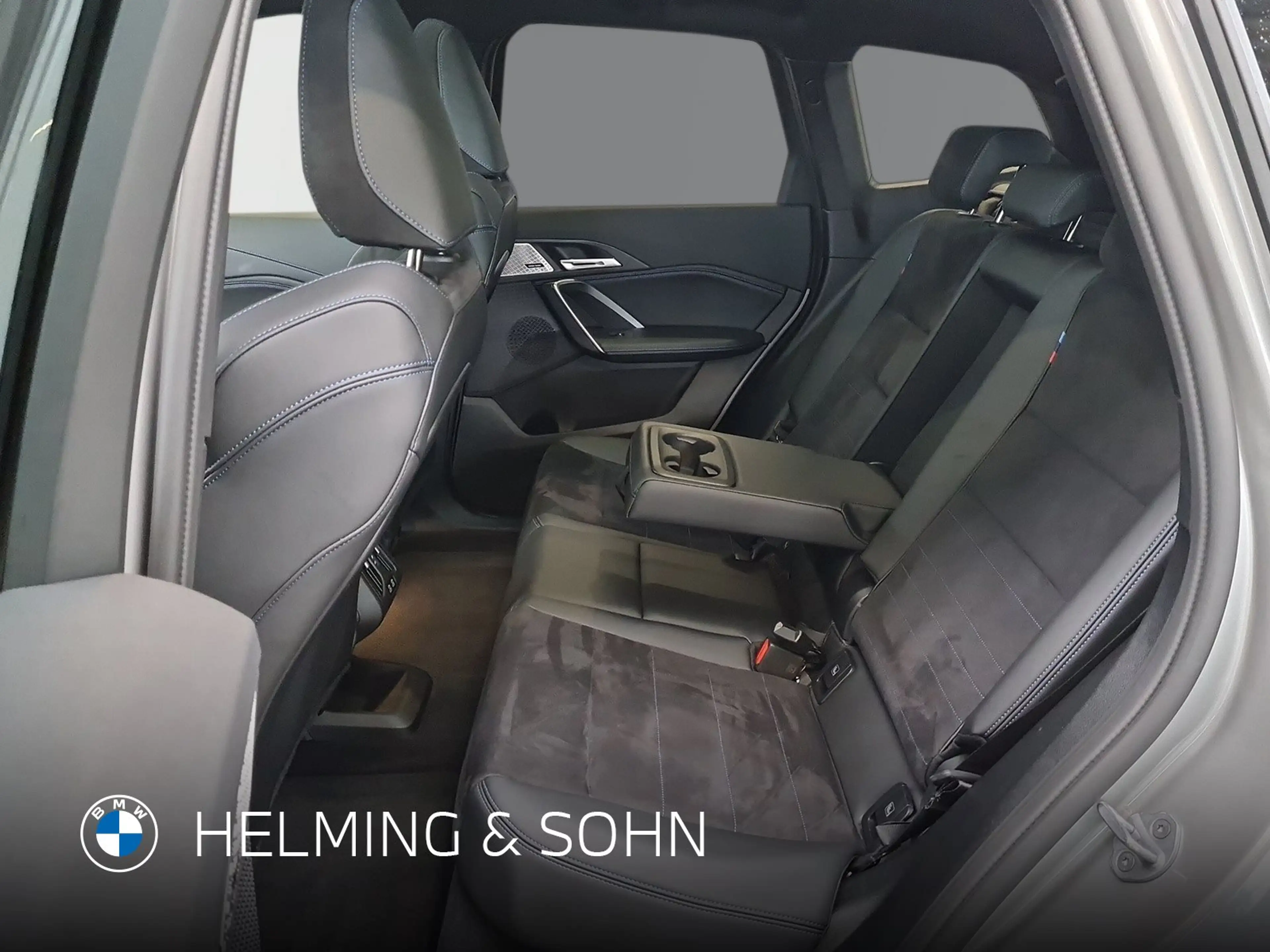 BMW iX1 xDrive30 M-Sport Pano Massage Head-Up HK HiFi uvm. — photo 13