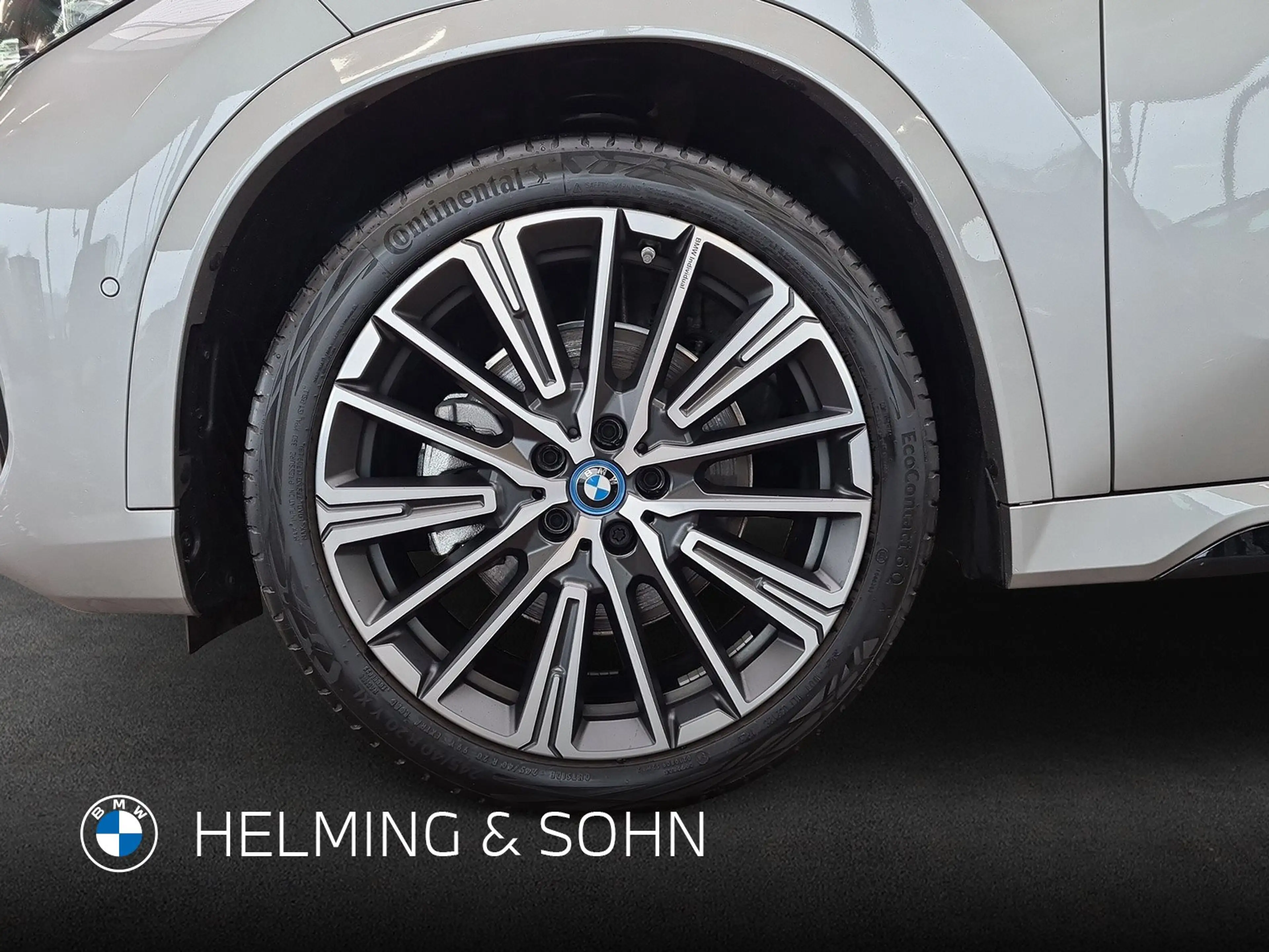 BMW iX1 xDrive30 M-Sport Pano Massage Head-Up HK HiFi uvm. — photo 7