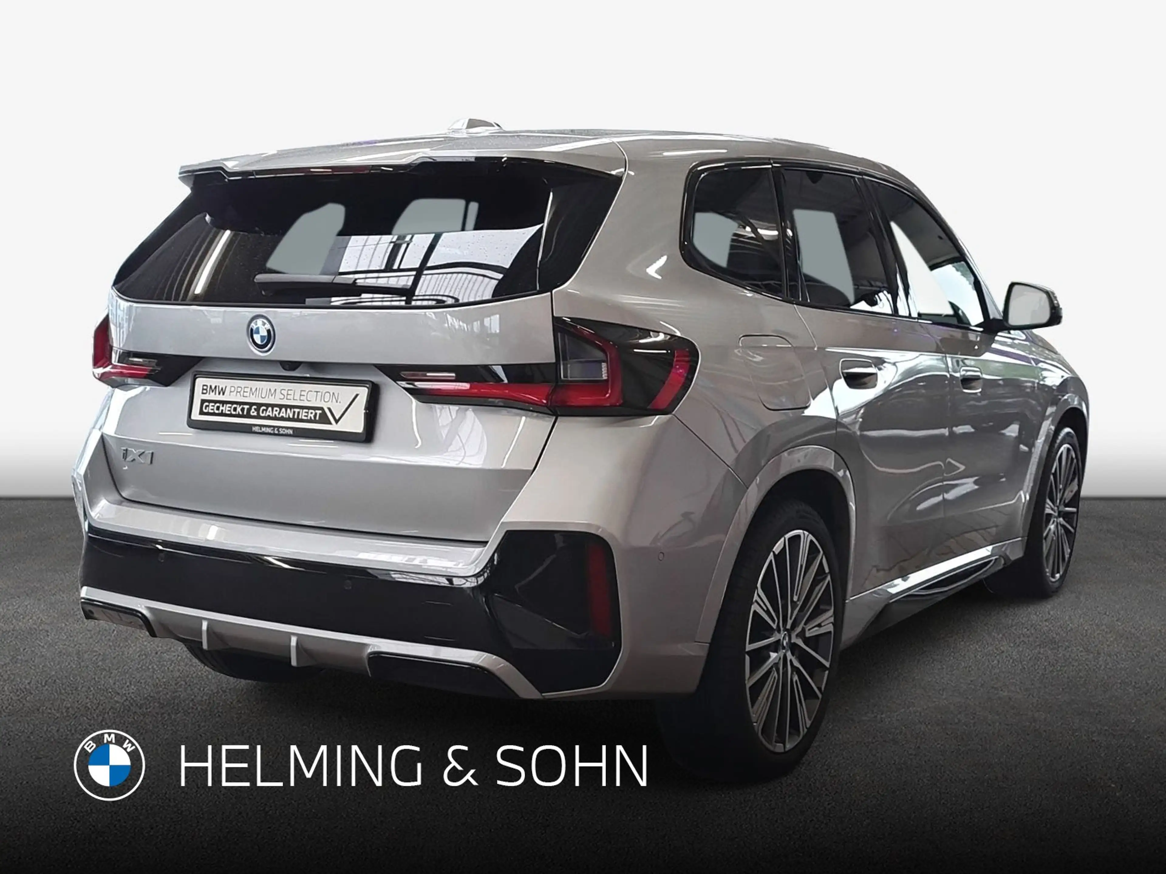 BMW iX1 xDrive30 M-Sport Pano Massage Head-Up HK HiFi uvm. — photo 2