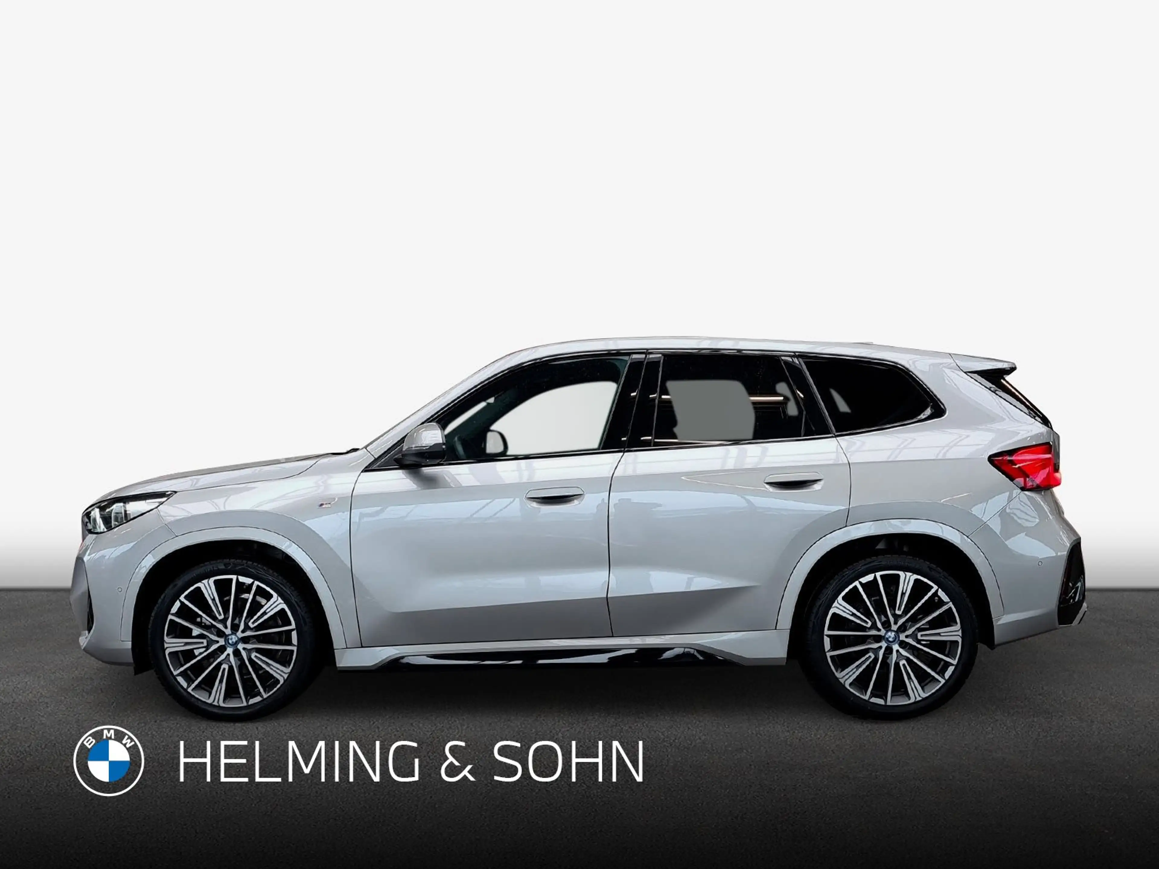 BMW iX1 xDrive30 M-Sport Pano Massage Head-Up HK HiFi uvm. — photo 6