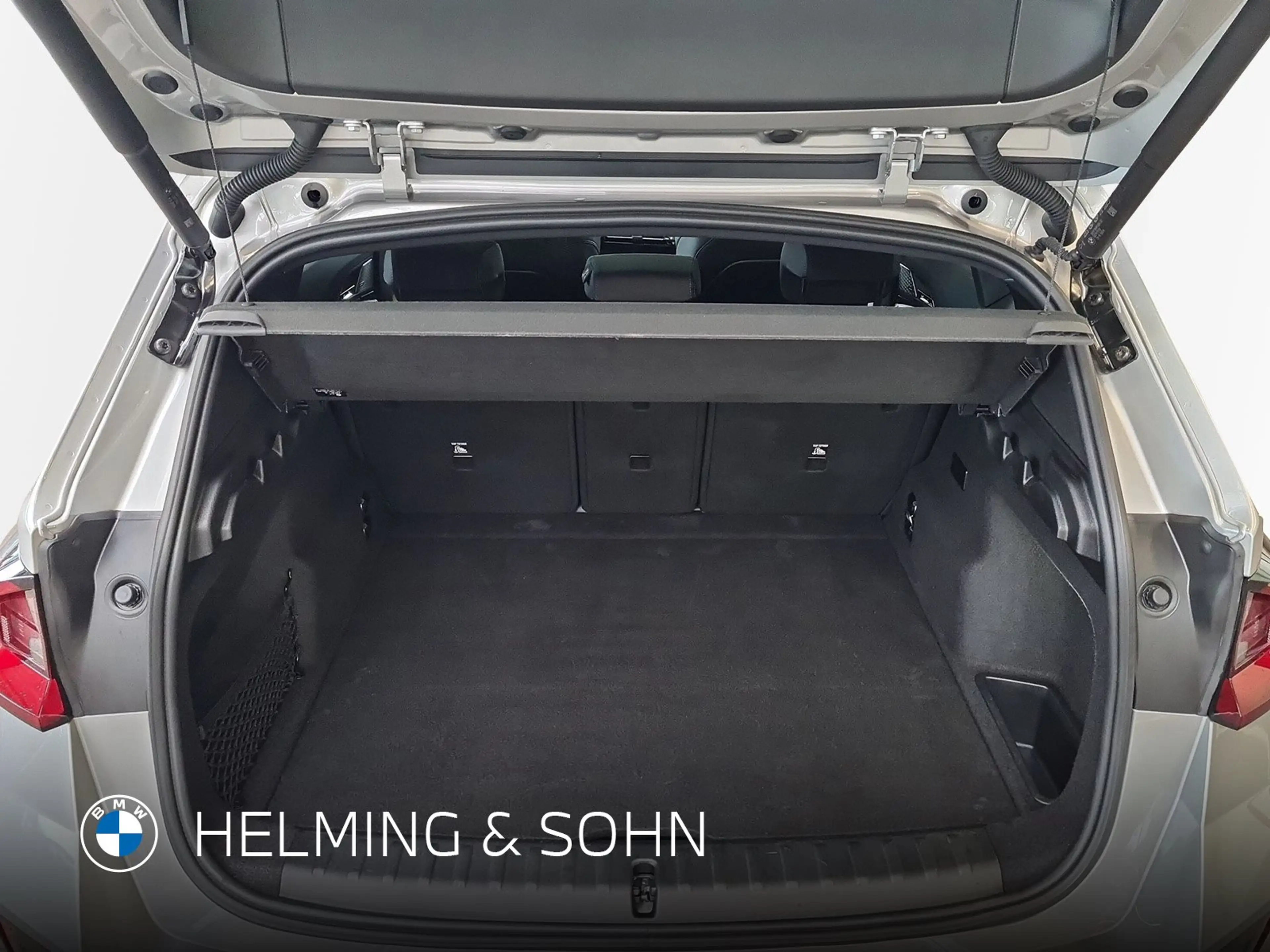 BMW iX1 xDrive30 M-Sport Pano Massage Head-Up HK HiFi uvm. — photo 14