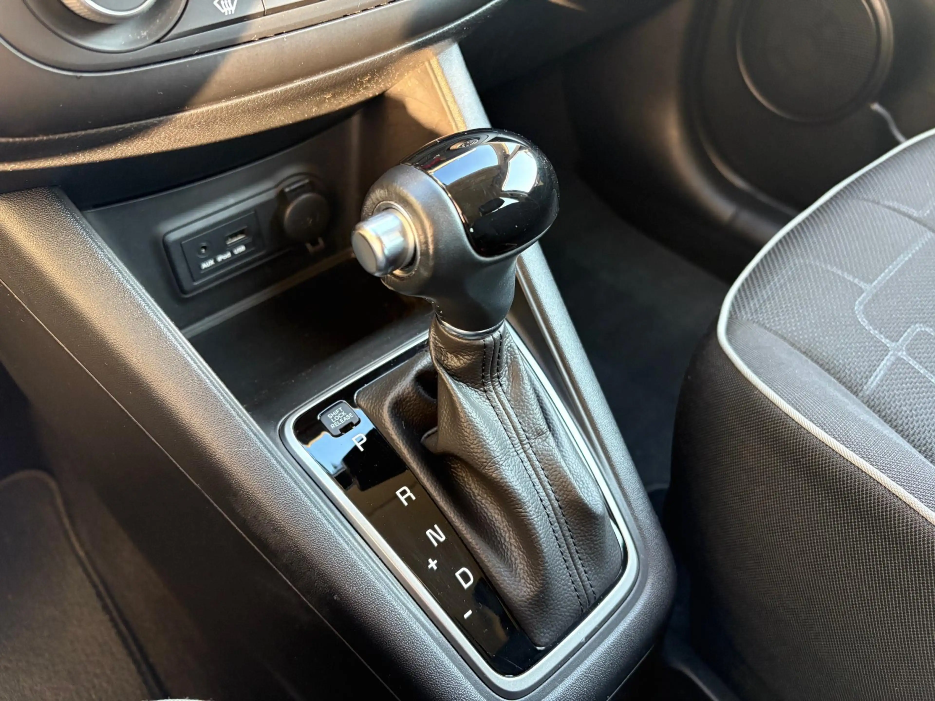 Kia Venga 1.6 CVVT Dream Team — photo 8