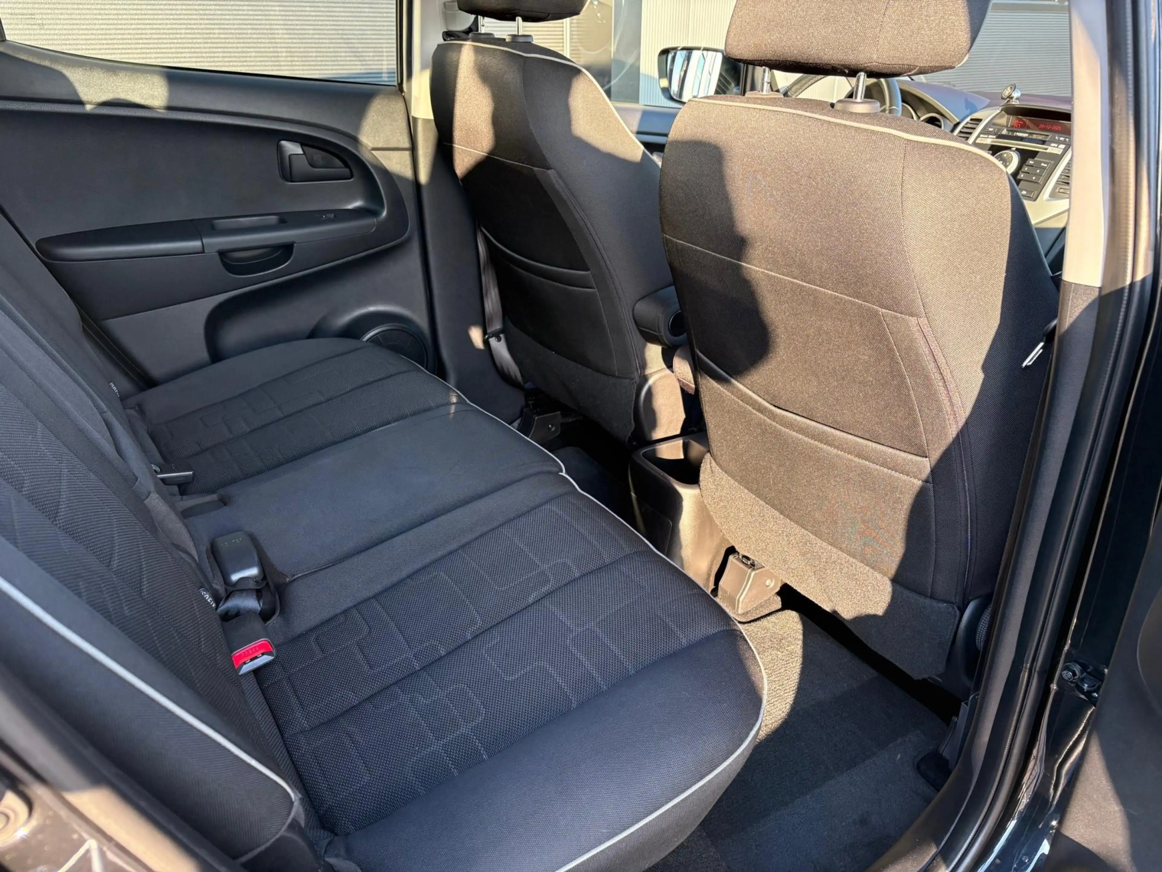 Kia Venga 1.6 CVVT Dream Team — photo 7