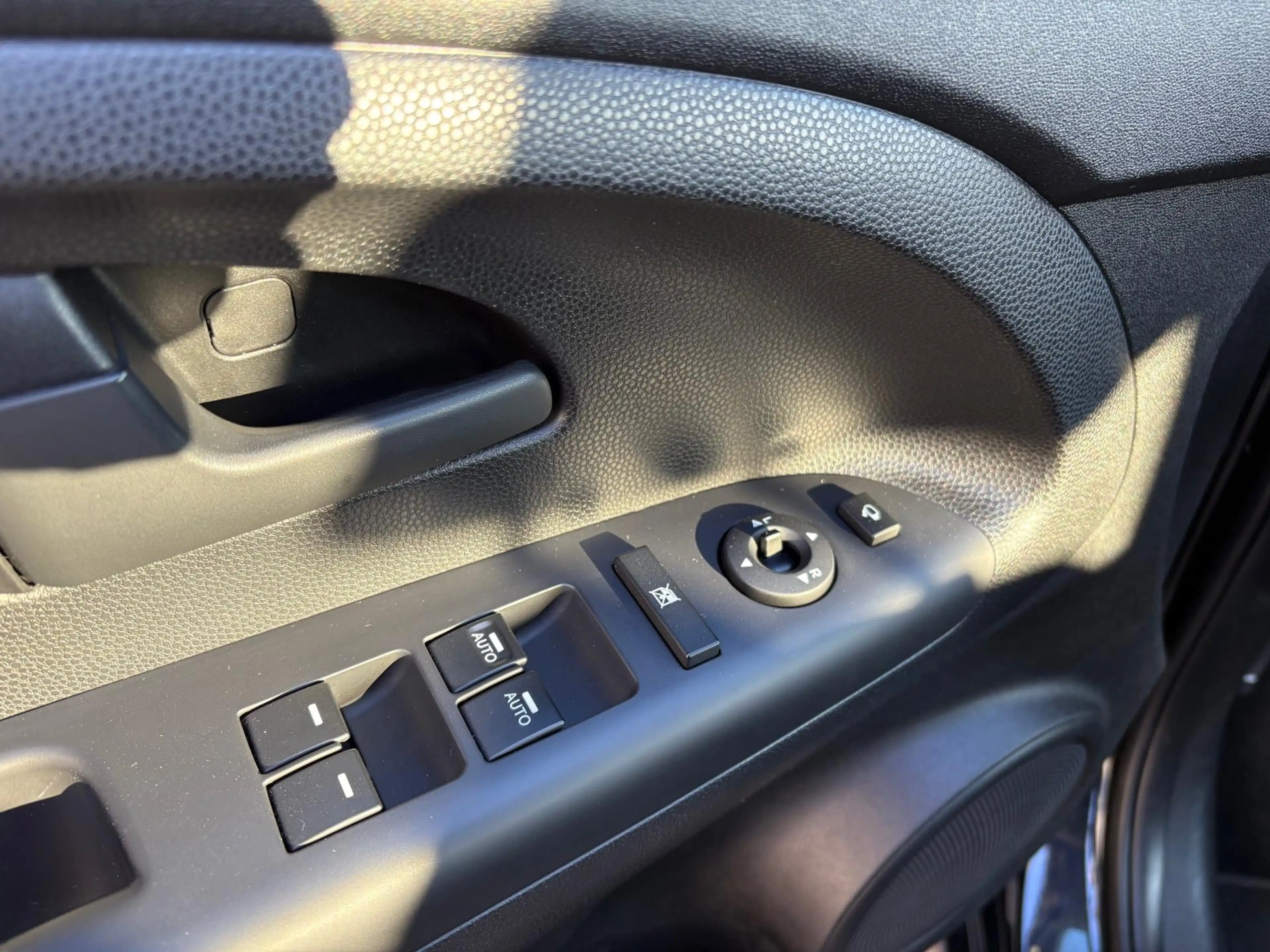Kia Venga 1.6 CVVT Dream Team — photo 14