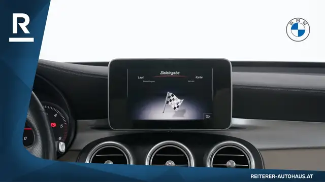 Mercedes-Benz 220 view 14