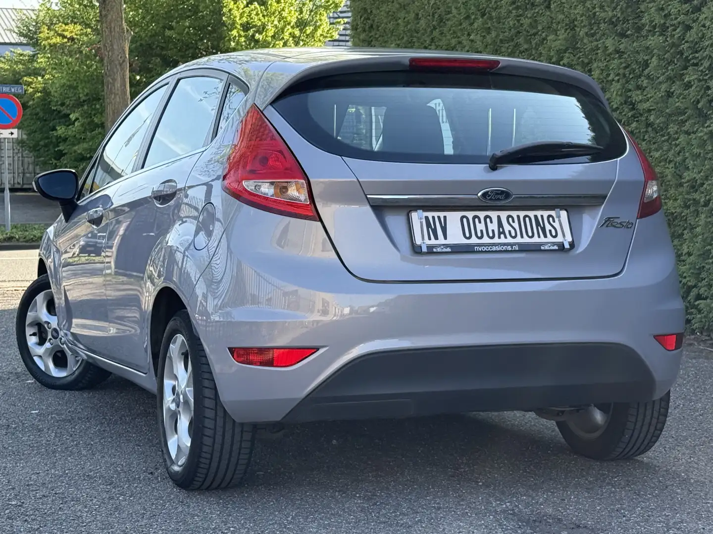 Ford Fiesta 1.25 Titanium AIRCO/ELEKR/15"LV/UNIEKE KLEURENCOMB Grijs - 2