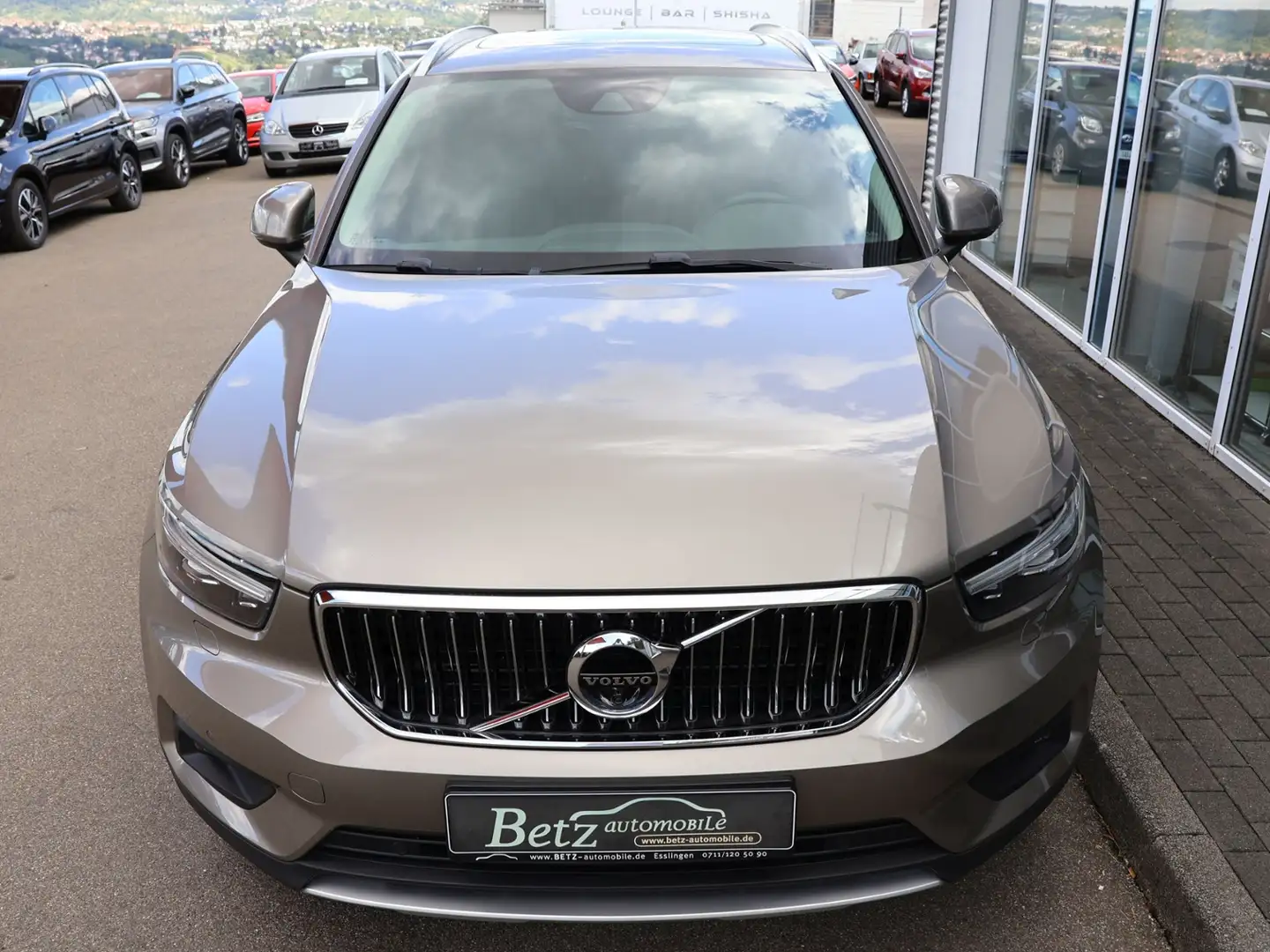 Volvo XC40 Inscription Recharge Plug-In Hybrid 2WD Gris - 2