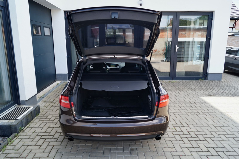 Audi A4 Avant S line Sportpaket plus-STANDHZG-2.HAND- — photo 8