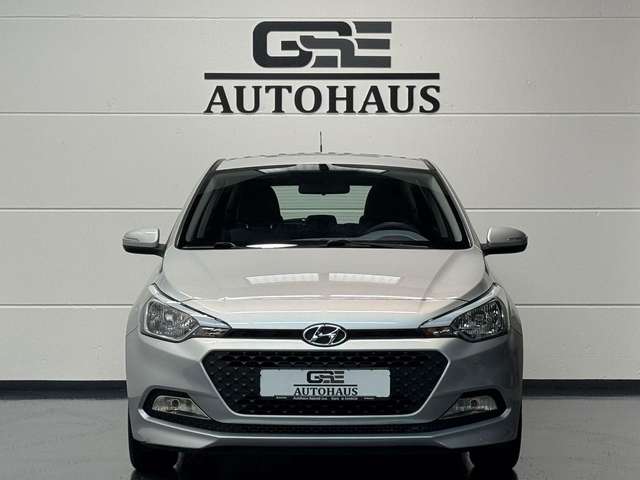 Hyundai i20 *Navi*Kamera*Pdc*Klima