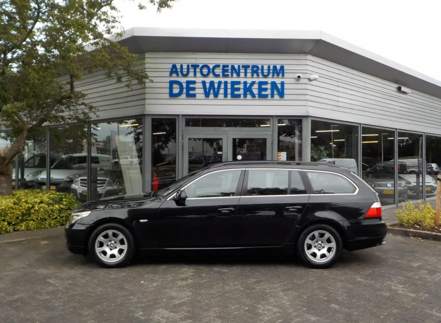 BMW 520 520i TOURING BUSINESS LINE EDITION NAVI LEDEREN BE Zwart - 2