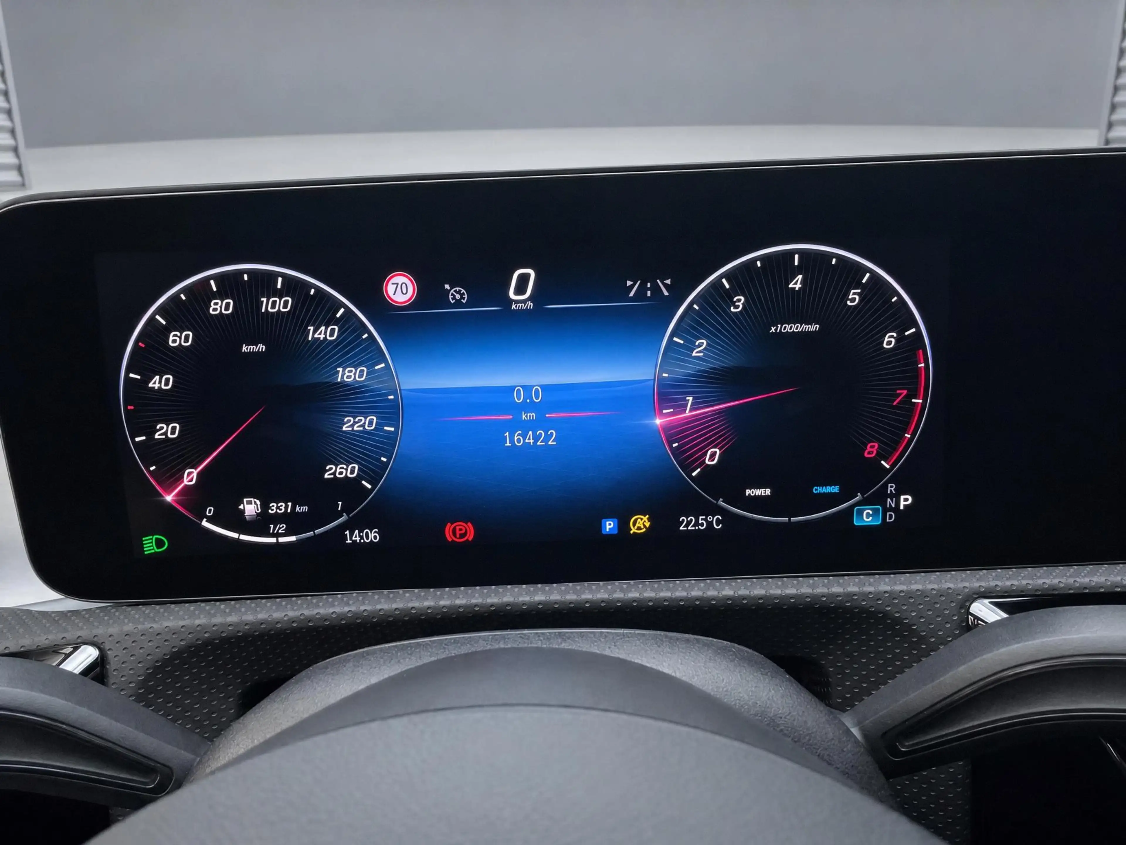 Mercedes-Benz CLA 180 Business Solution AMG — photo 10