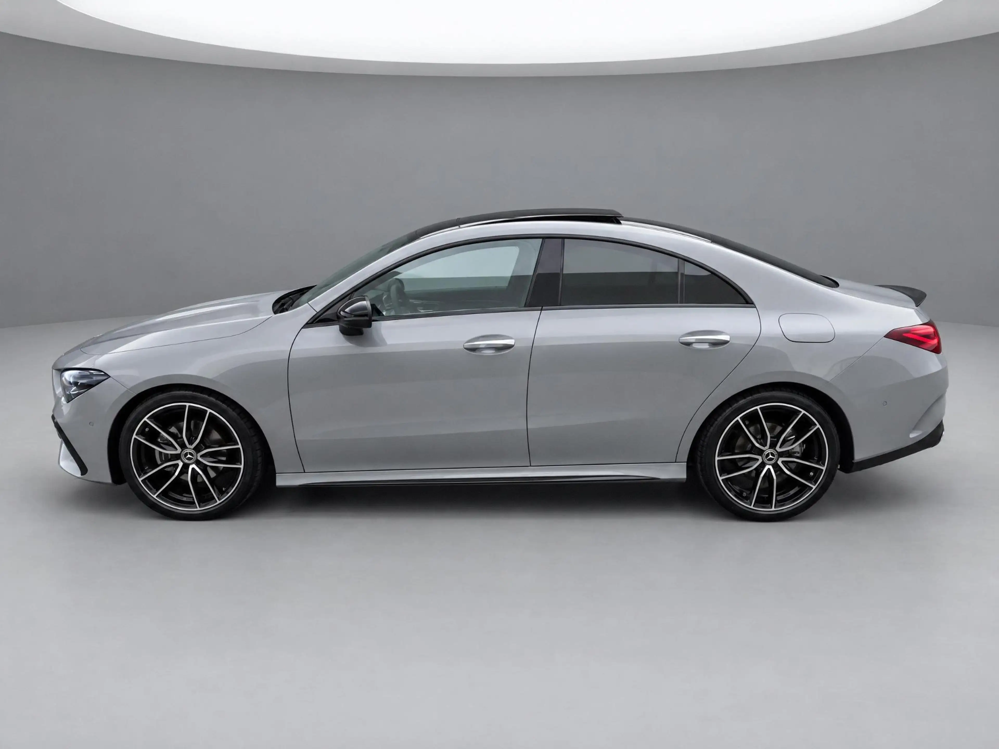 Mercedes-Benz CLA 180 Business Solution AMG — photo 3