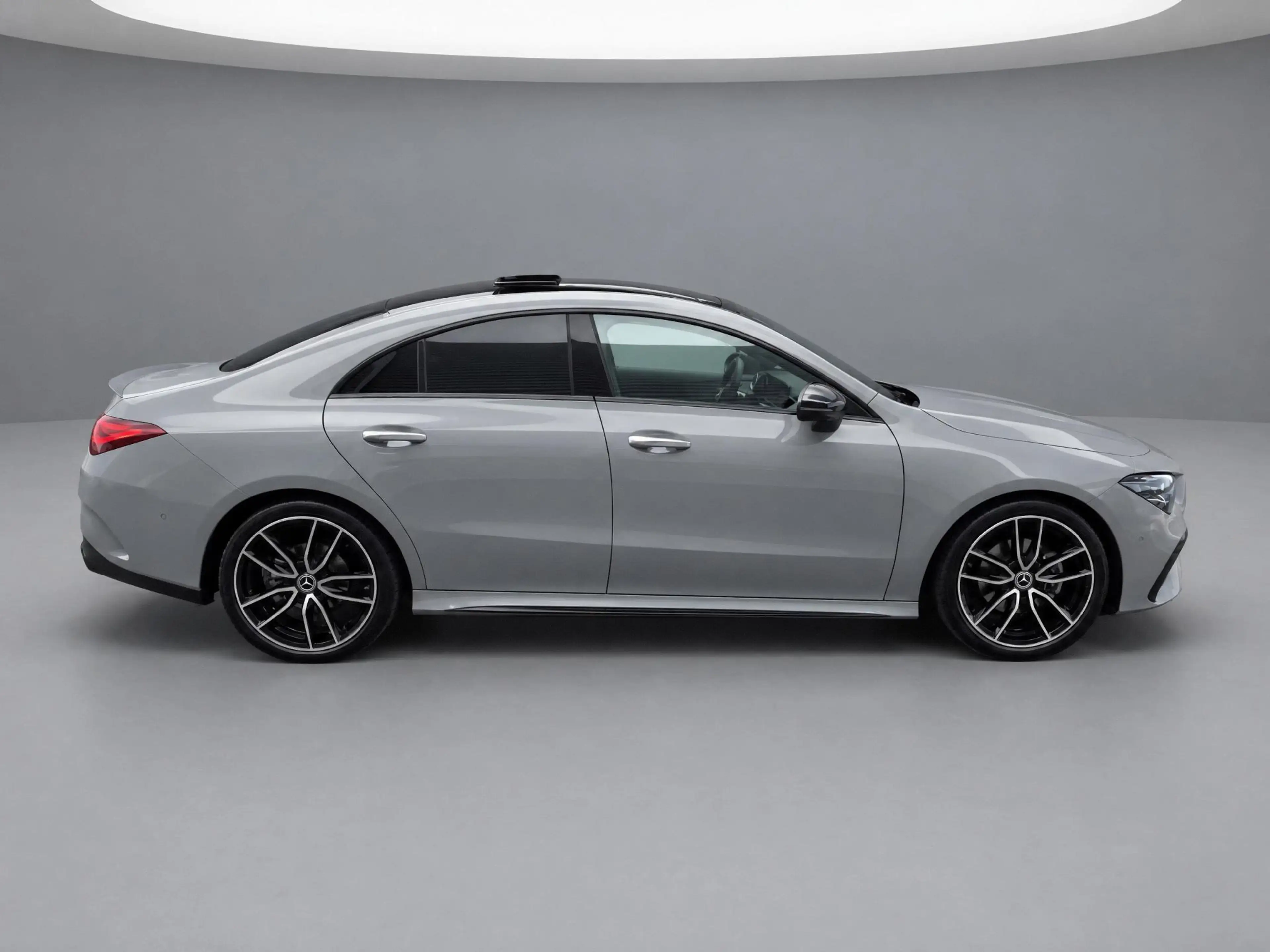 Mercedes-Benz CLA 180 Business Solution AMG — photo 4