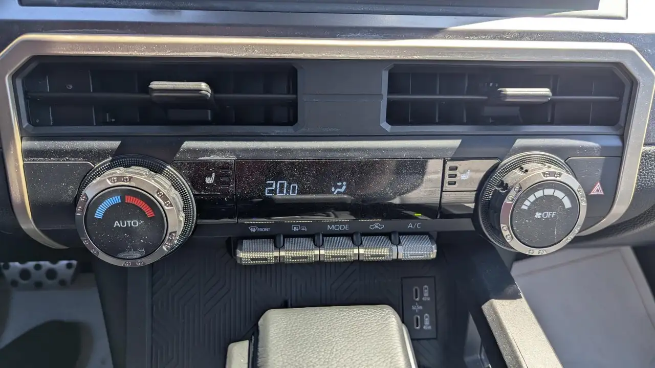 Toyota Tacoma снимка Toyota Tacoma