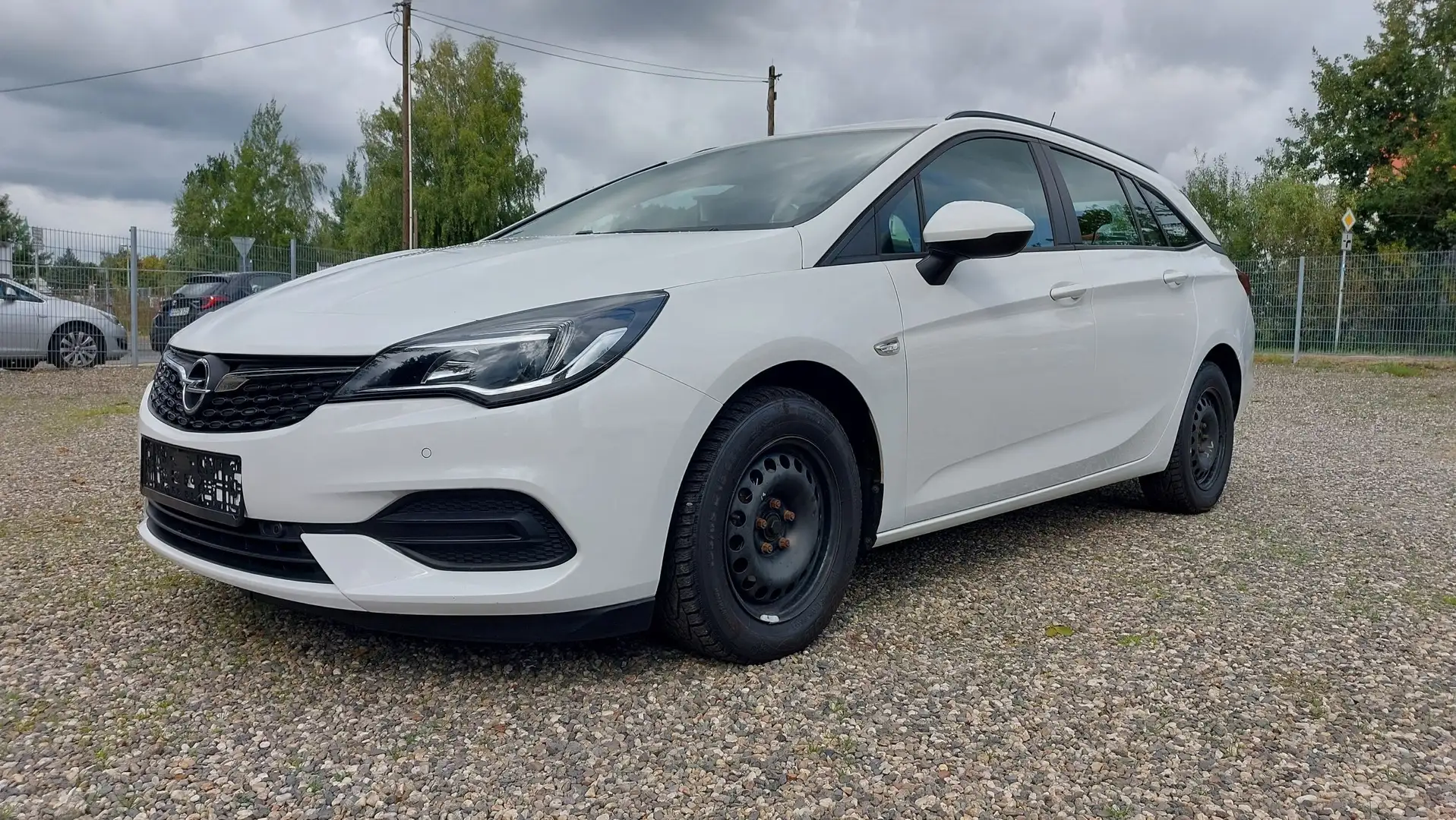 Opel Astra Astra Sports Tourer 1,5 Diesel Weiß - 1
