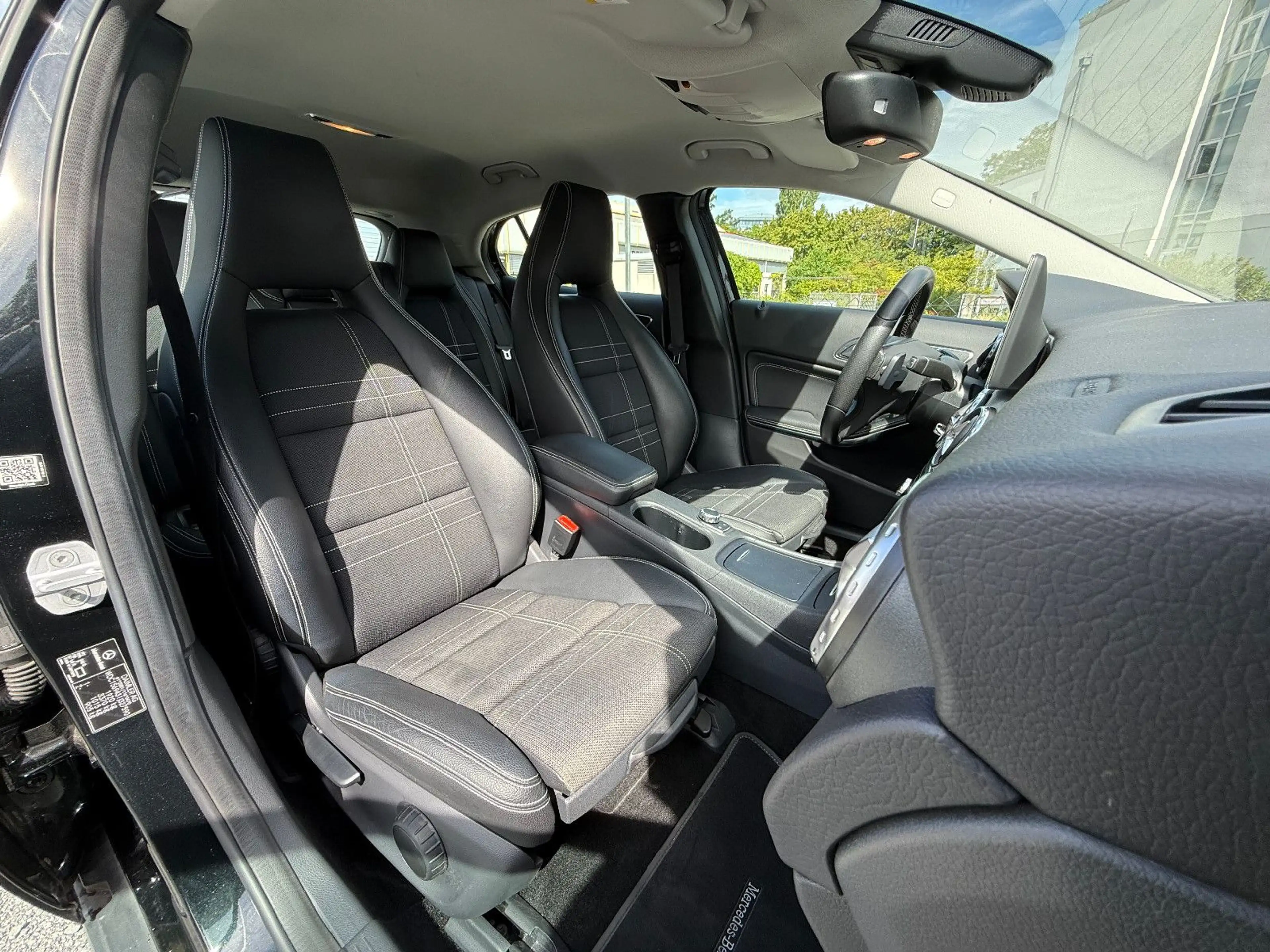 Mercedes-Benz GLA 200 AUTOMATIK AHK NAVI XENON SHZ KLIMA — photo 7