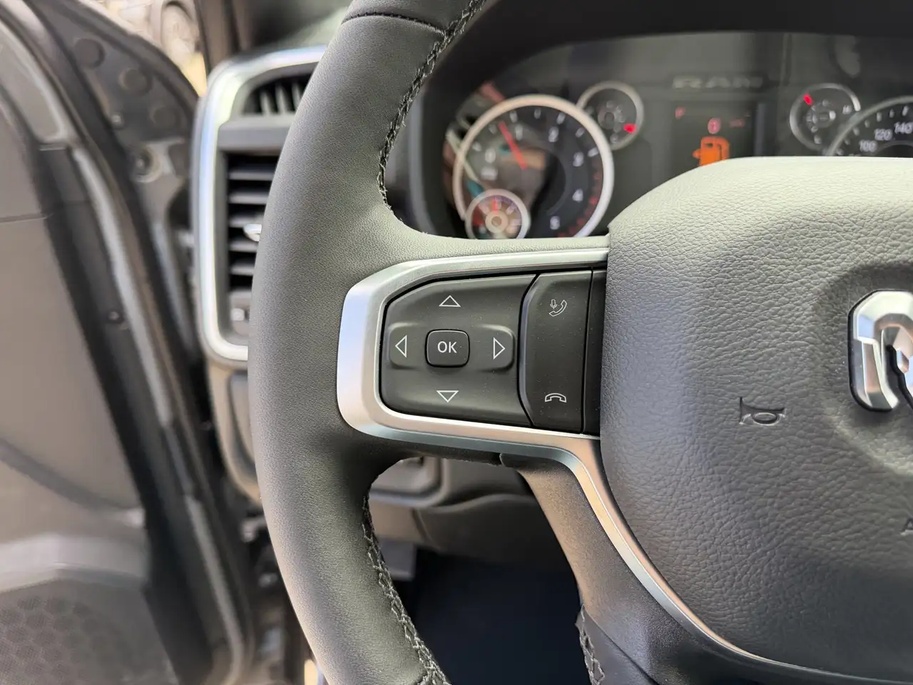 RAM 2500 снимка RAM 2500