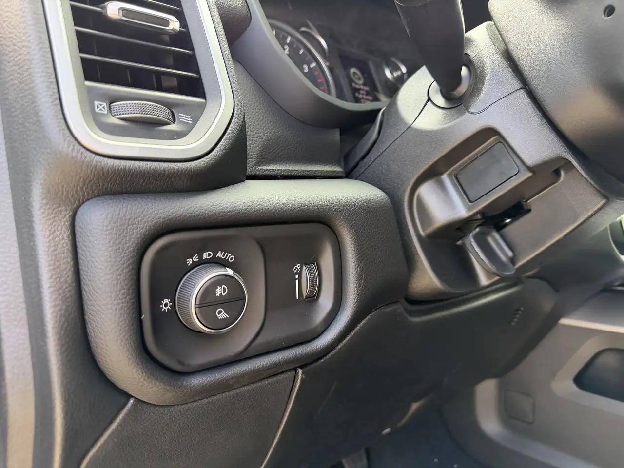 RAM 2500 снимка RAM 2500