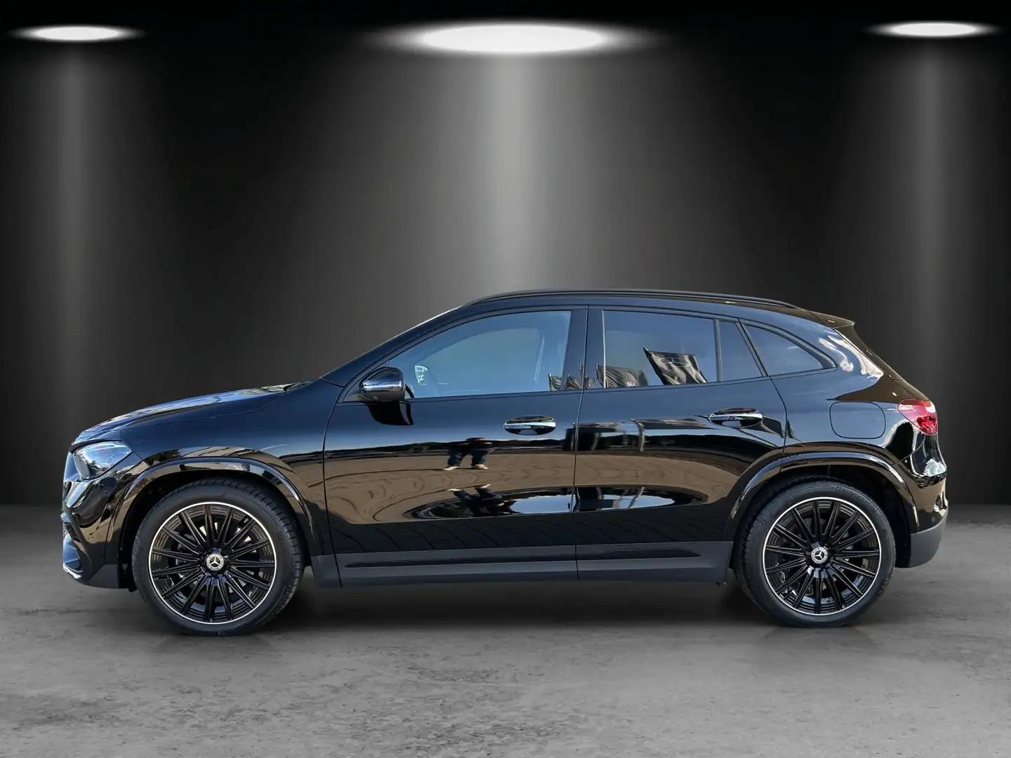 Mercedes-Benz GLA 220 d 4MATIC AMG 360° PANO KeyGo BURMESTER Negro - 2