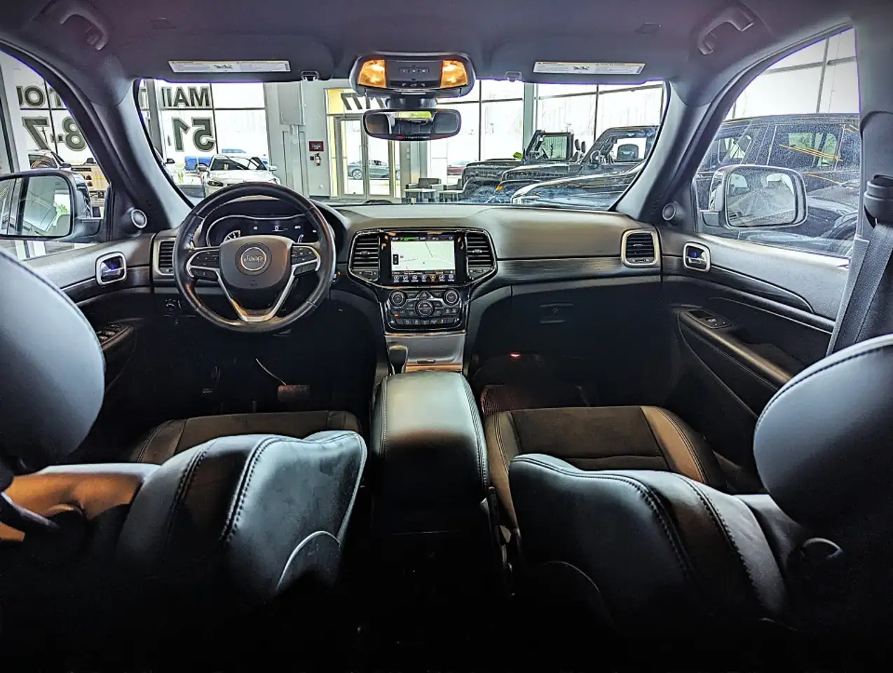Jeep Grand Cherokee снимка Jeep Grand Cherokee