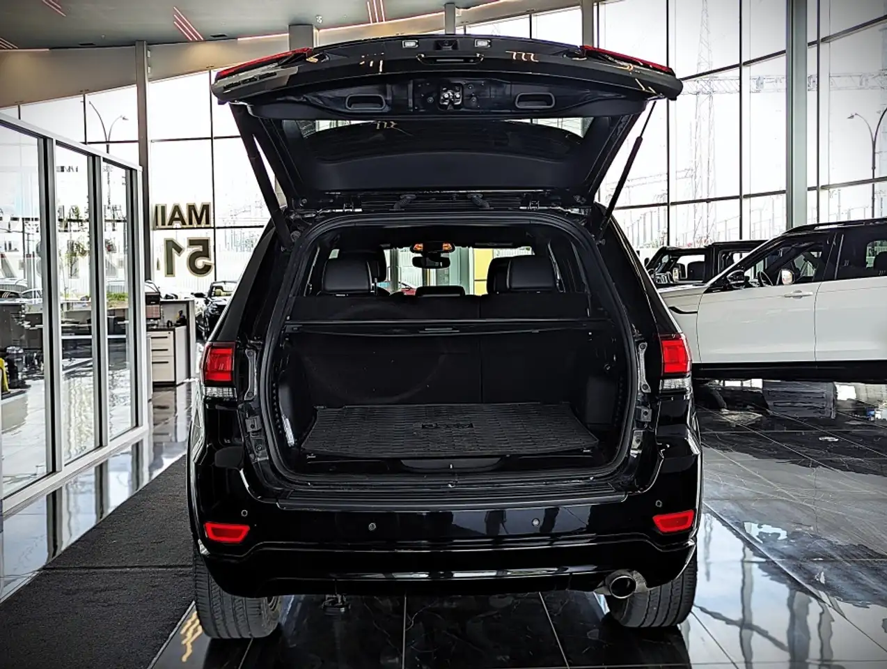 Jeep Grand Cherokee снимка Jeep Grand Cherokee