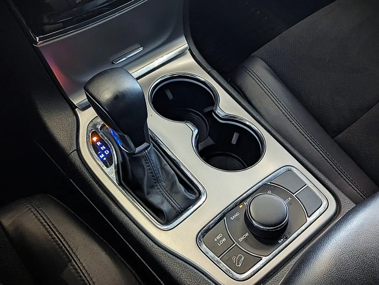 Jeep Grand Cherokee снимка Jeep Grand Cherokee