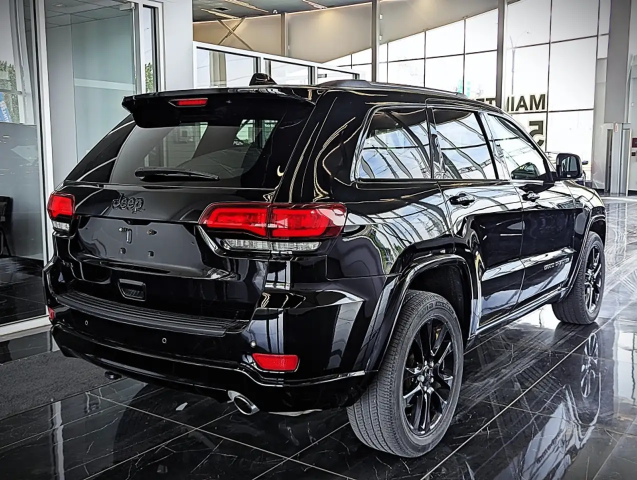 Jeep Grand Cherokee снимка Jeep Grand Cherokee