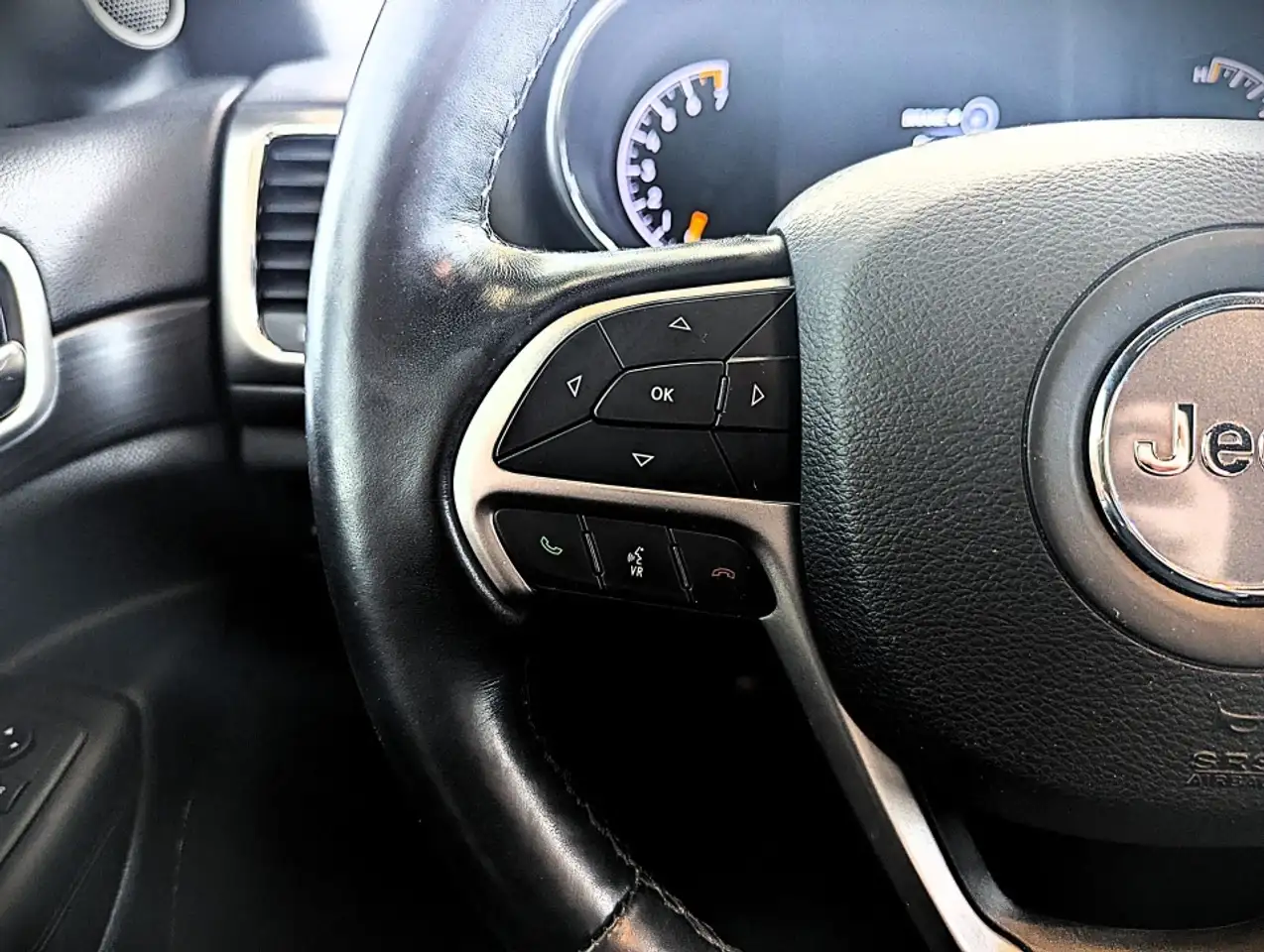 Jeep Grand Cherokee снимка Jeep Grand Cherokee