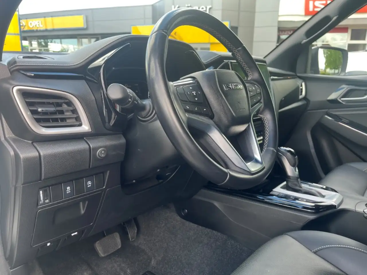 Isuzu D-Max 2024 — фото 16