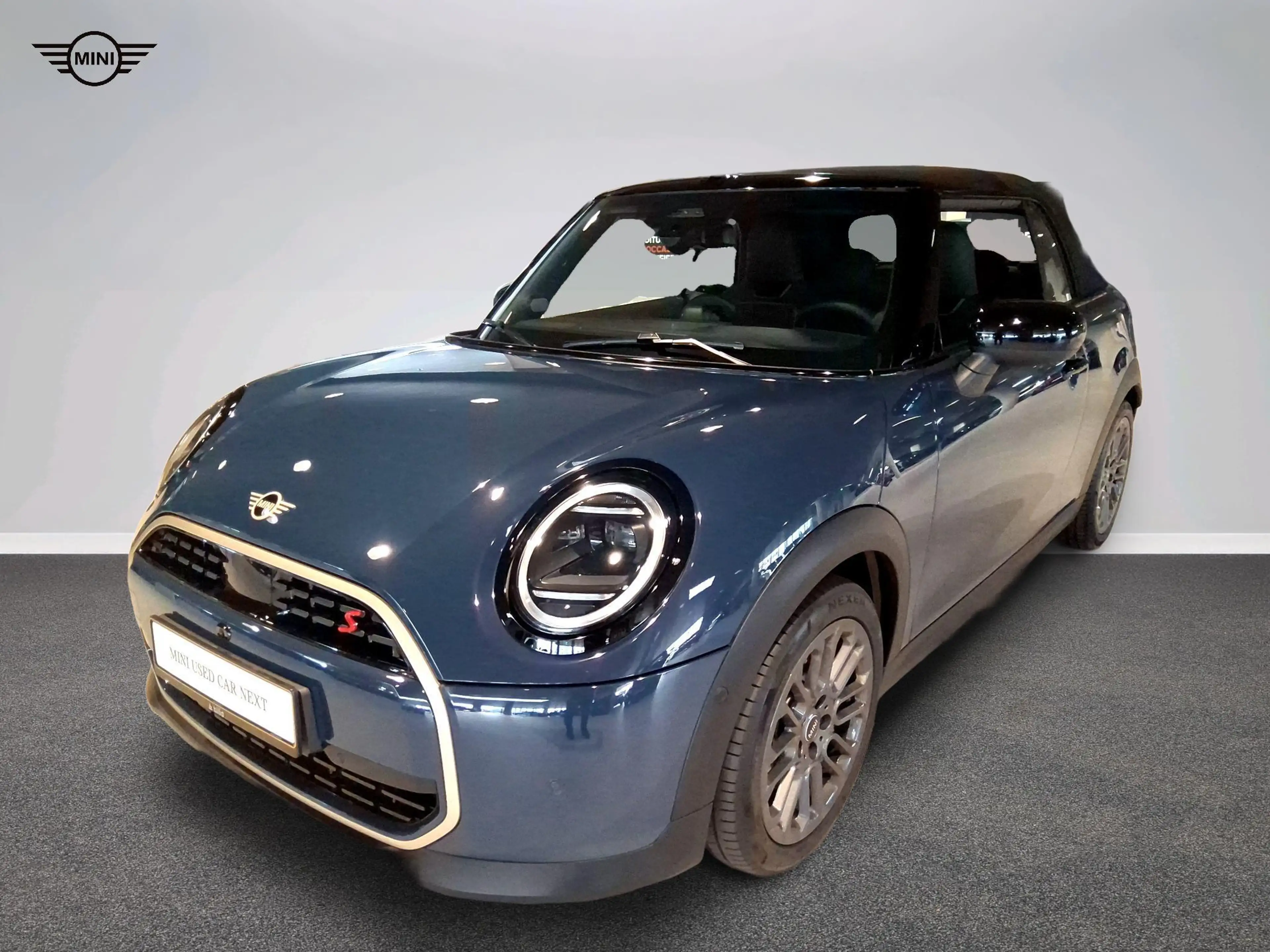 MINI Cooper S Cabrio Favoured Trim