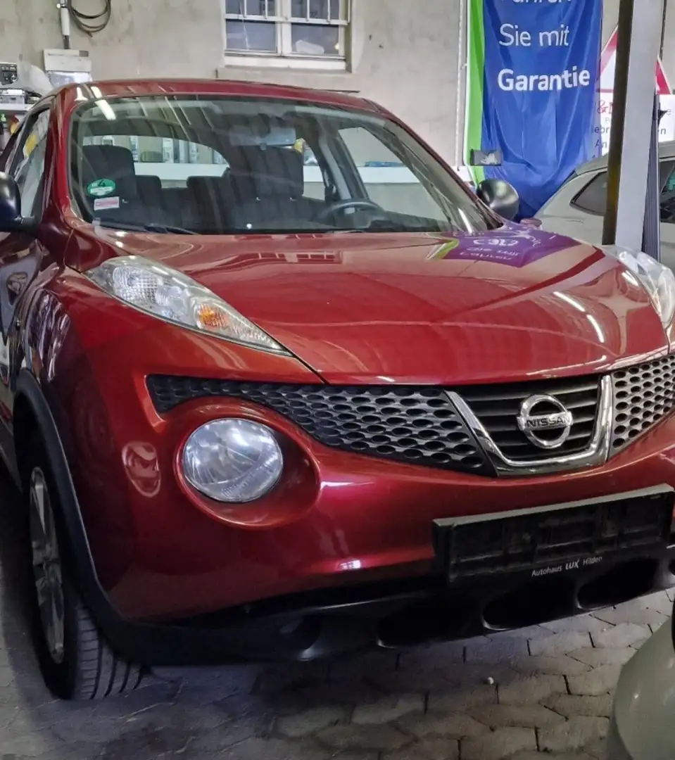Nissan Juke Juke 1.6 CVT Acenta Červená - 1