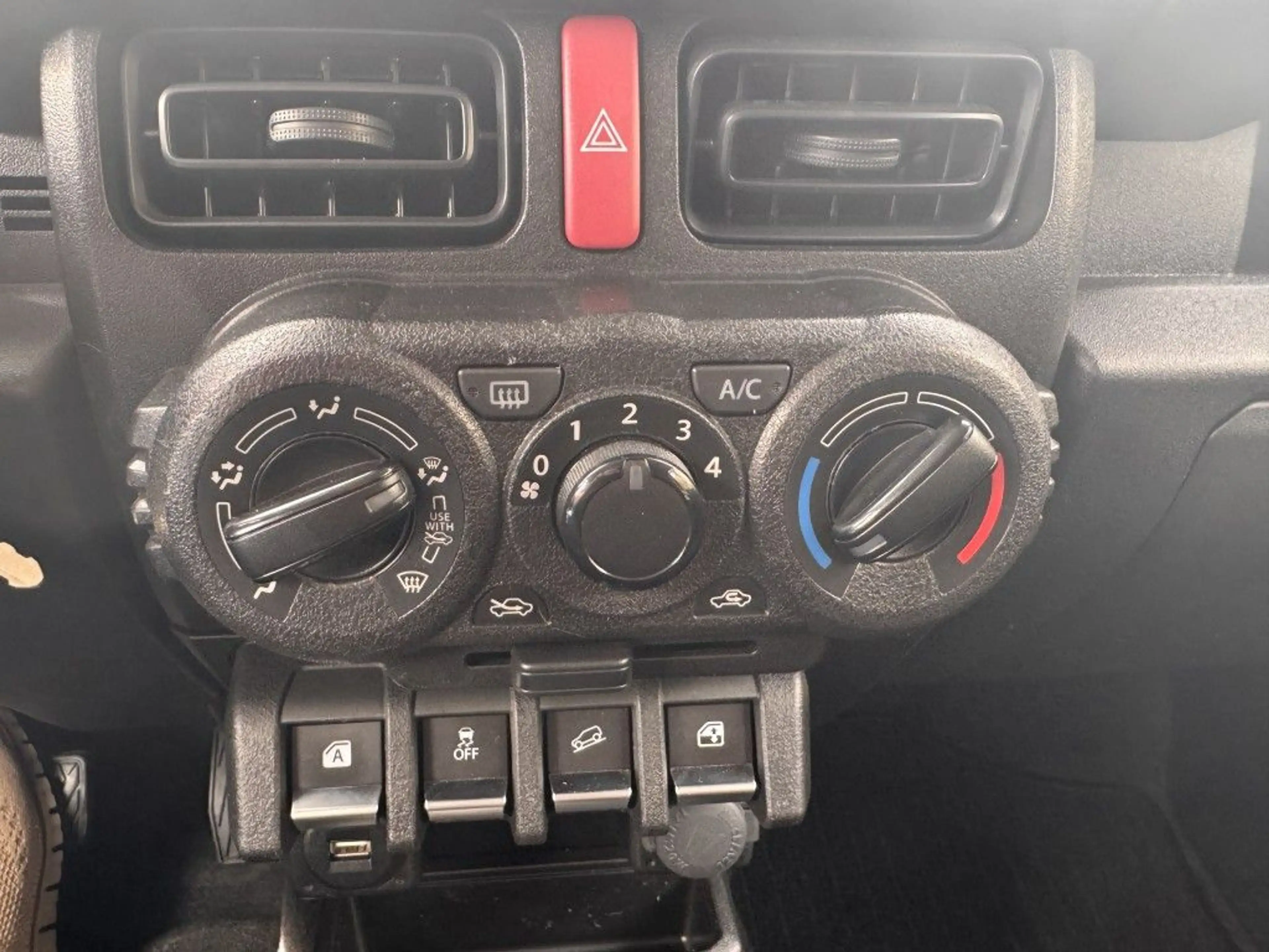 Suzuki Jimny 1.5. ALLGRIP NFZ Comfort — photo 13