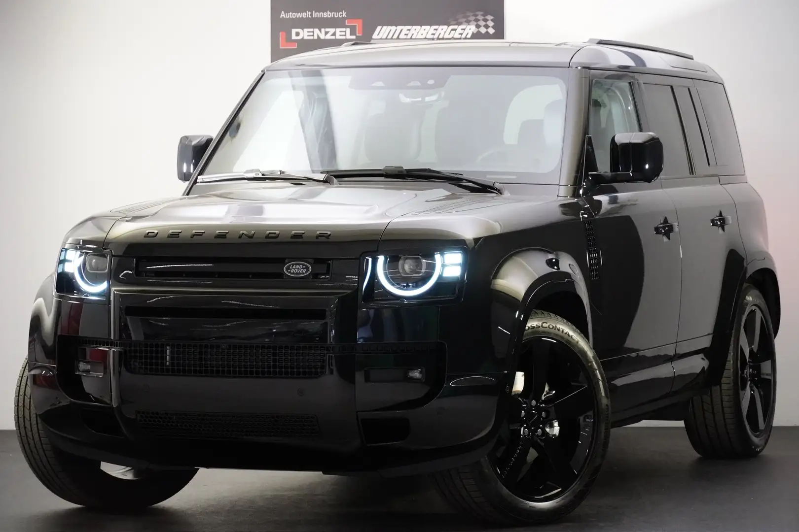 Land Rover Defender 3.0D X Dyn HSE Schwarz - 1