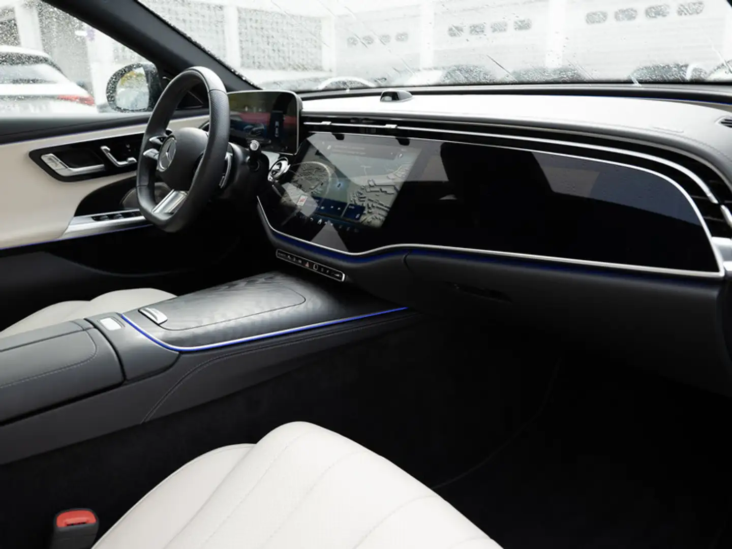 Mercedes-Benz E 220 d 4MATIC Limousine AMG-Sport+Burm+Pano+AHK Grau - 2