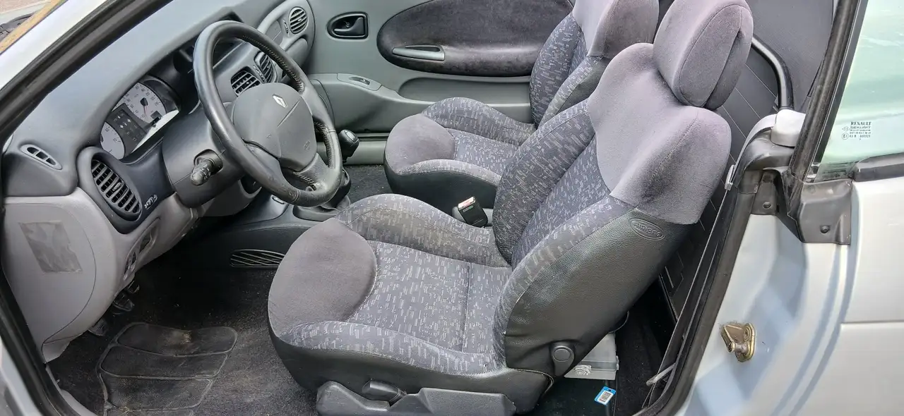 Renault Megane 1.6-16V Sport, foto 6