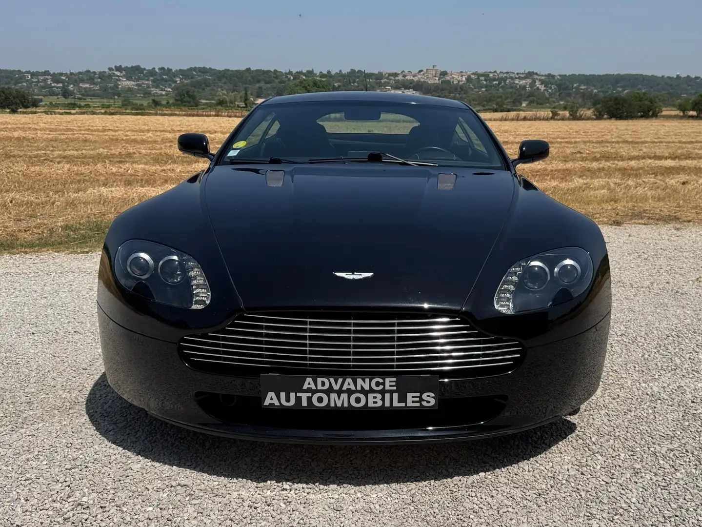 Aston Martin Vantage Vantage V8 Schwarz - 2