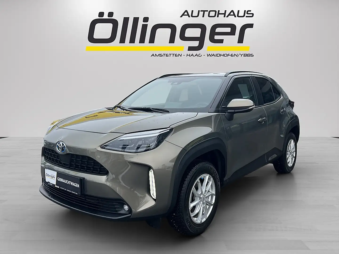 Toyota Yaris Cross 1,5 VVT-i Hybrid Active Drive Aut. Grau - 2