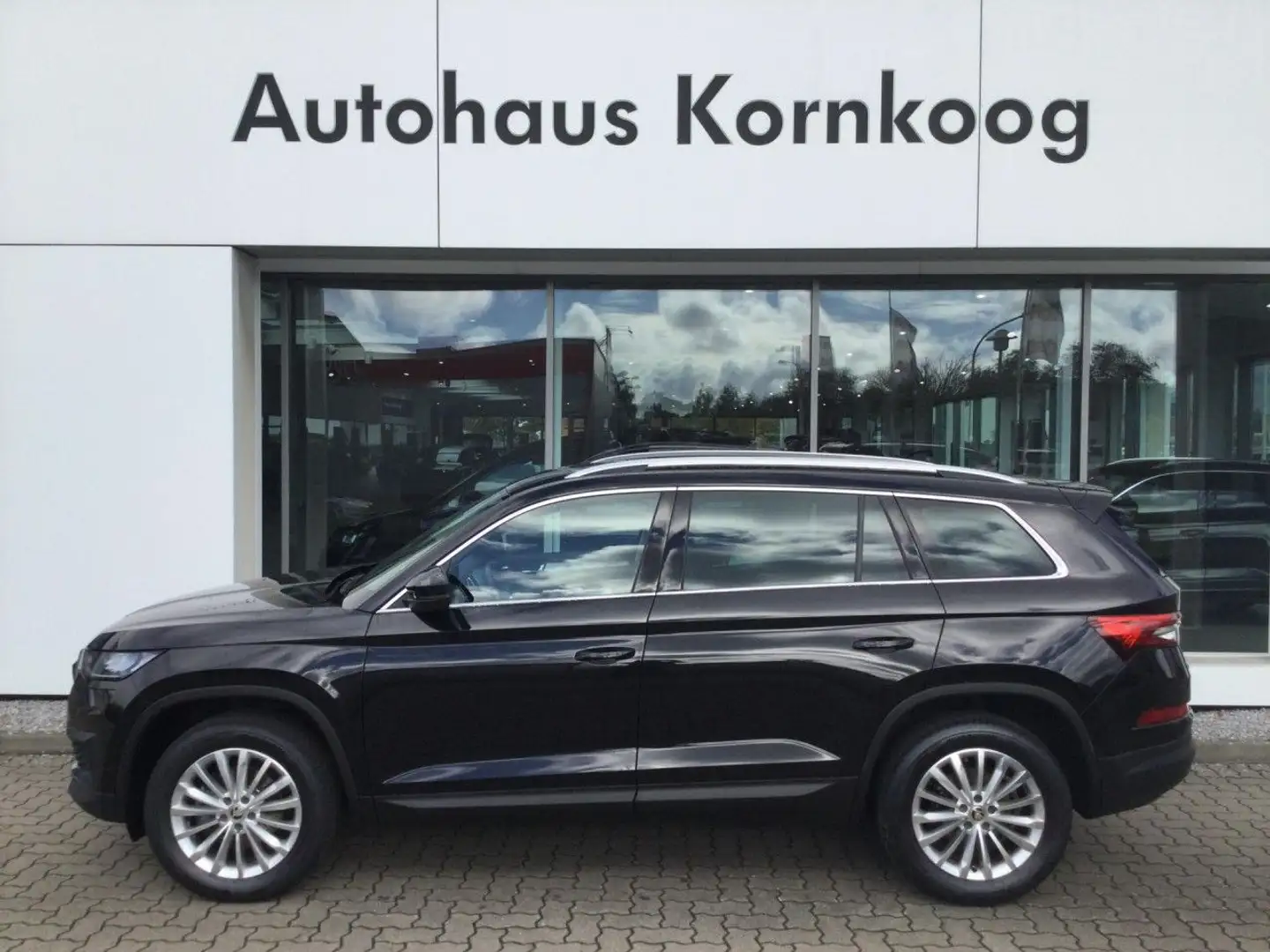 Skoda Kodiaq 2.0 TDI DSG 4x4 Ambition LED ACC NAVI APP A Schwarz - 1