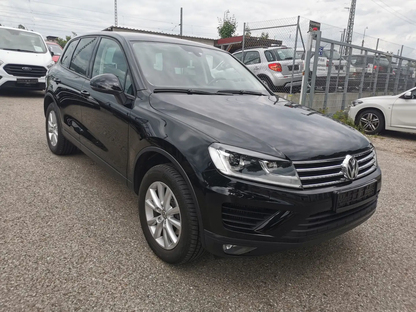 Volkswagen Touareg 3.0 V6 TDI Automatik Executive Edition Negro - 1