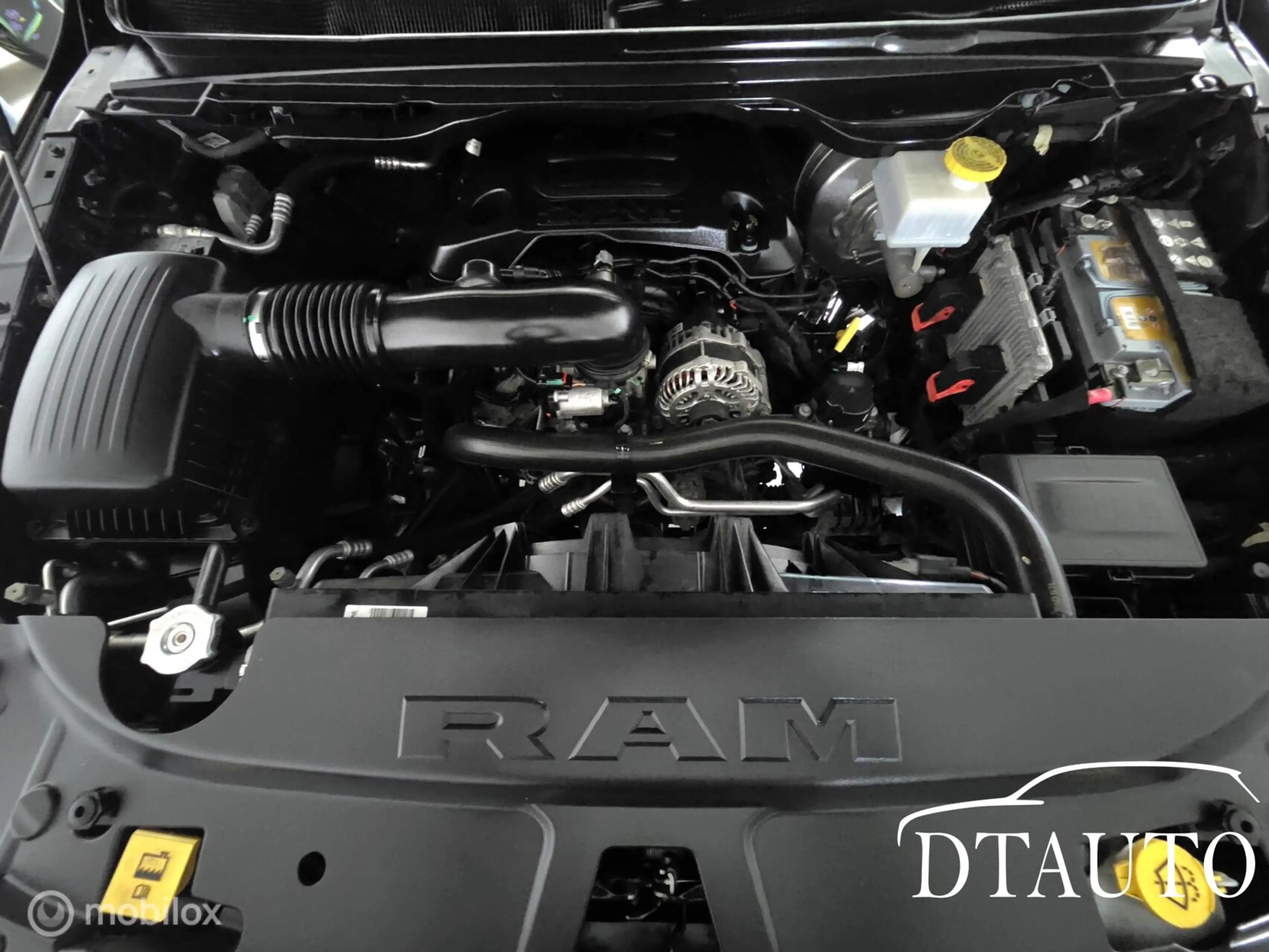 Dodge RAM 1500 4X4 5.7 V8 Limited Black Edition Luchtvering — photo 39