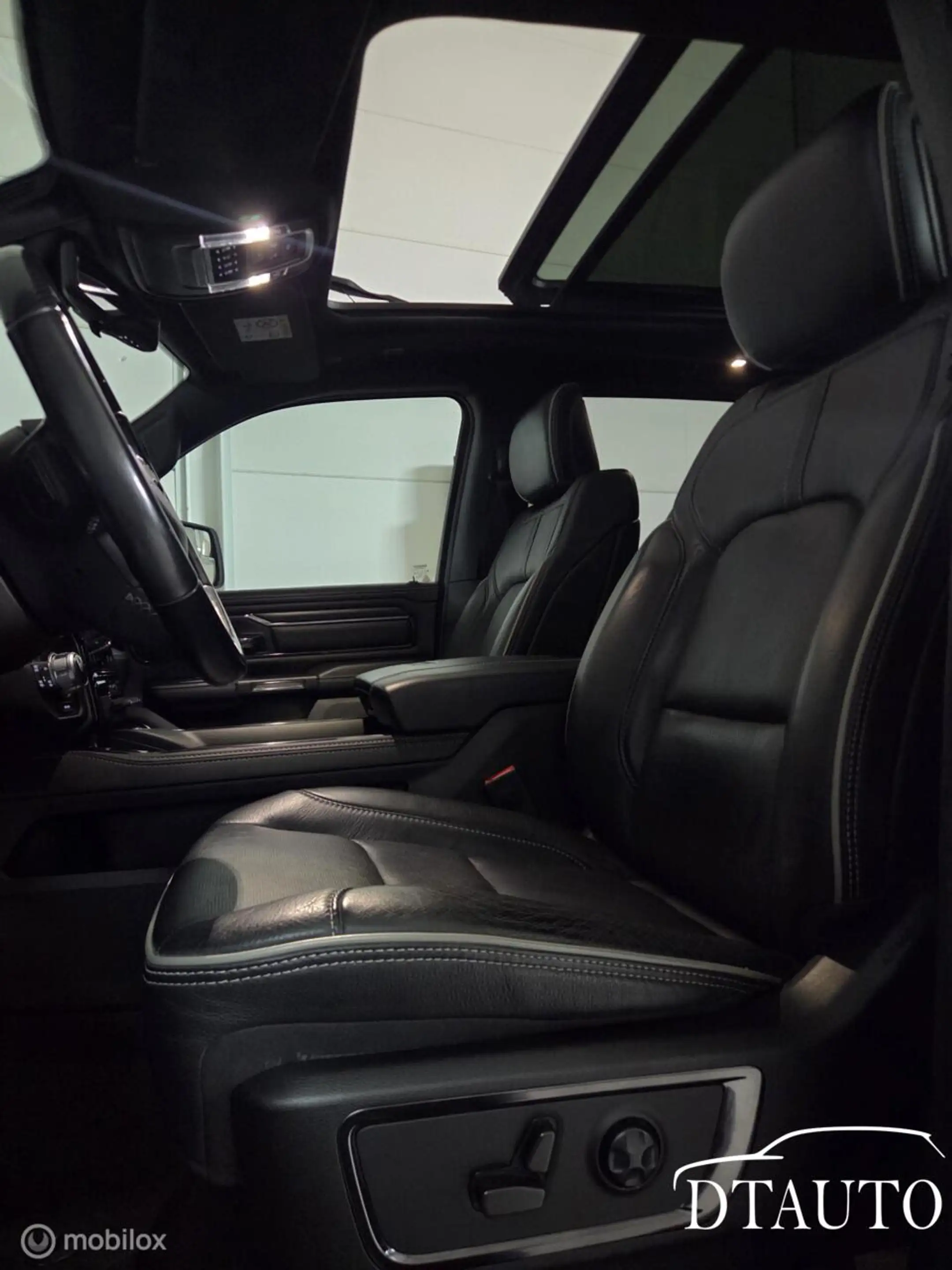 Dodge RAM 1500 4X4 5.7 V8 Limited Black Edition Luchtvering — photo 13