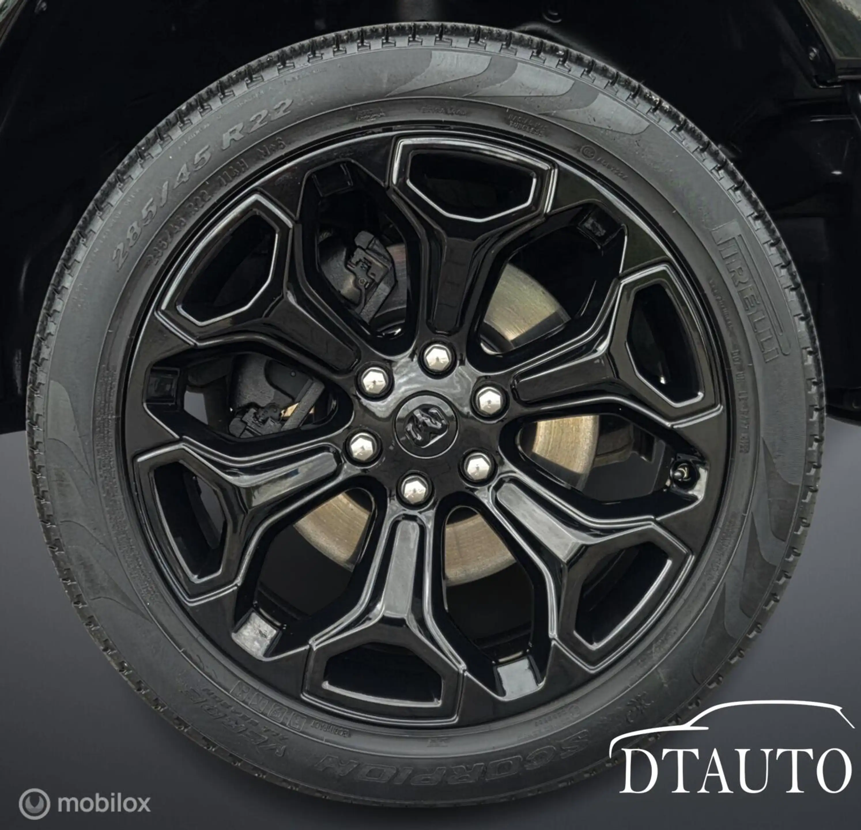 Dodge RAM 1500 4X4 5.7 V8 Limited Black Edition Luchtvering — photo 9