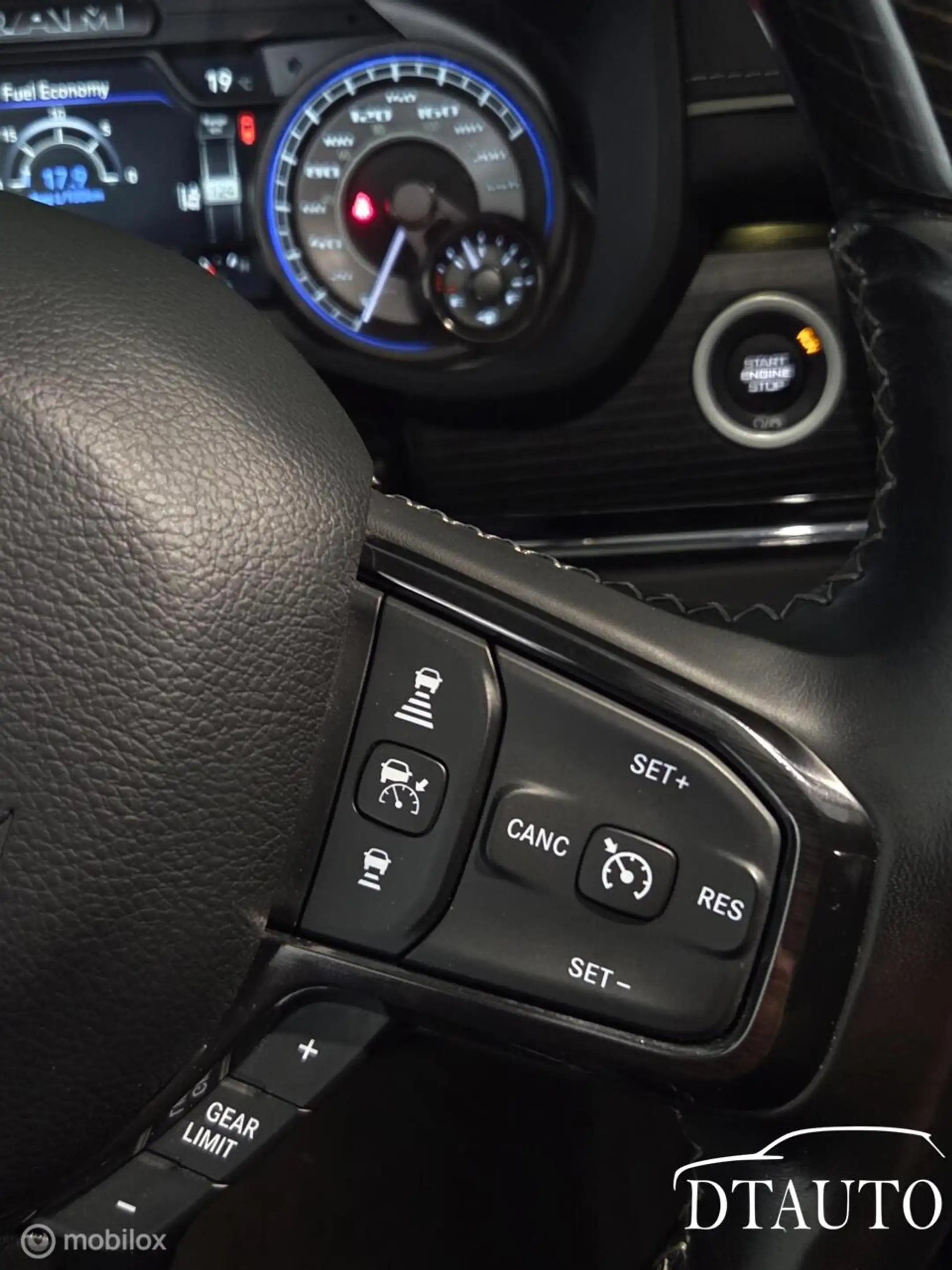 Dodge RAM 1500 4X4 5.7 V8 Limited Black Edition Luchtvering — photo 17