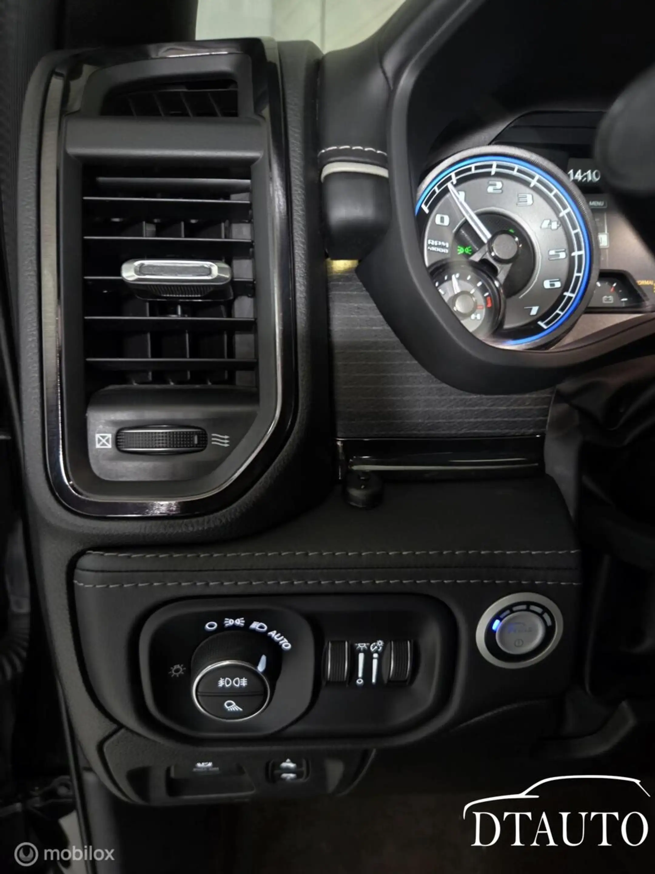 Dodge RAM 1500 4X4 5.7 V8 Limited Black Edition Luchtvering — photo 14