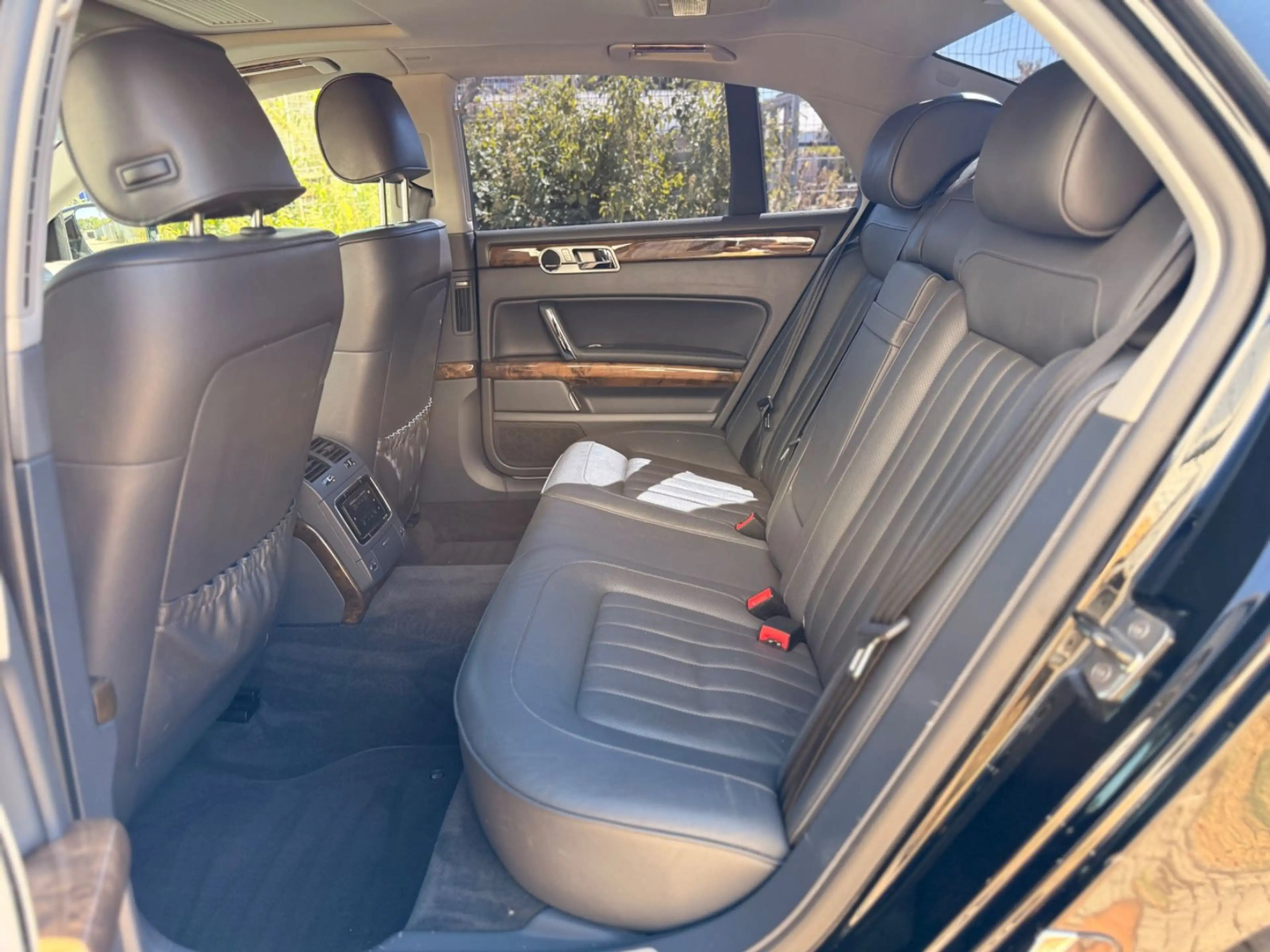 Volkswagen Phaeton 3.0 V6 TDI 5-Sitzer 4Motion*Exclusive* — photo 14